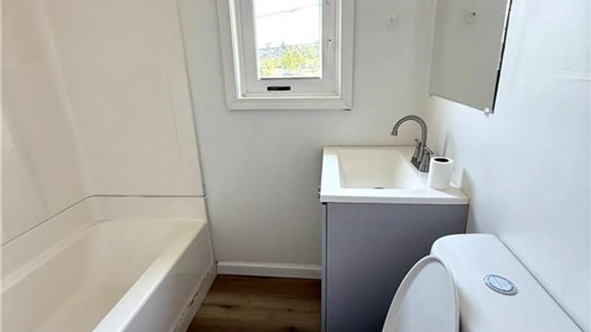 Property at 7 Bennett Village, Buffalo, NY 14214 13