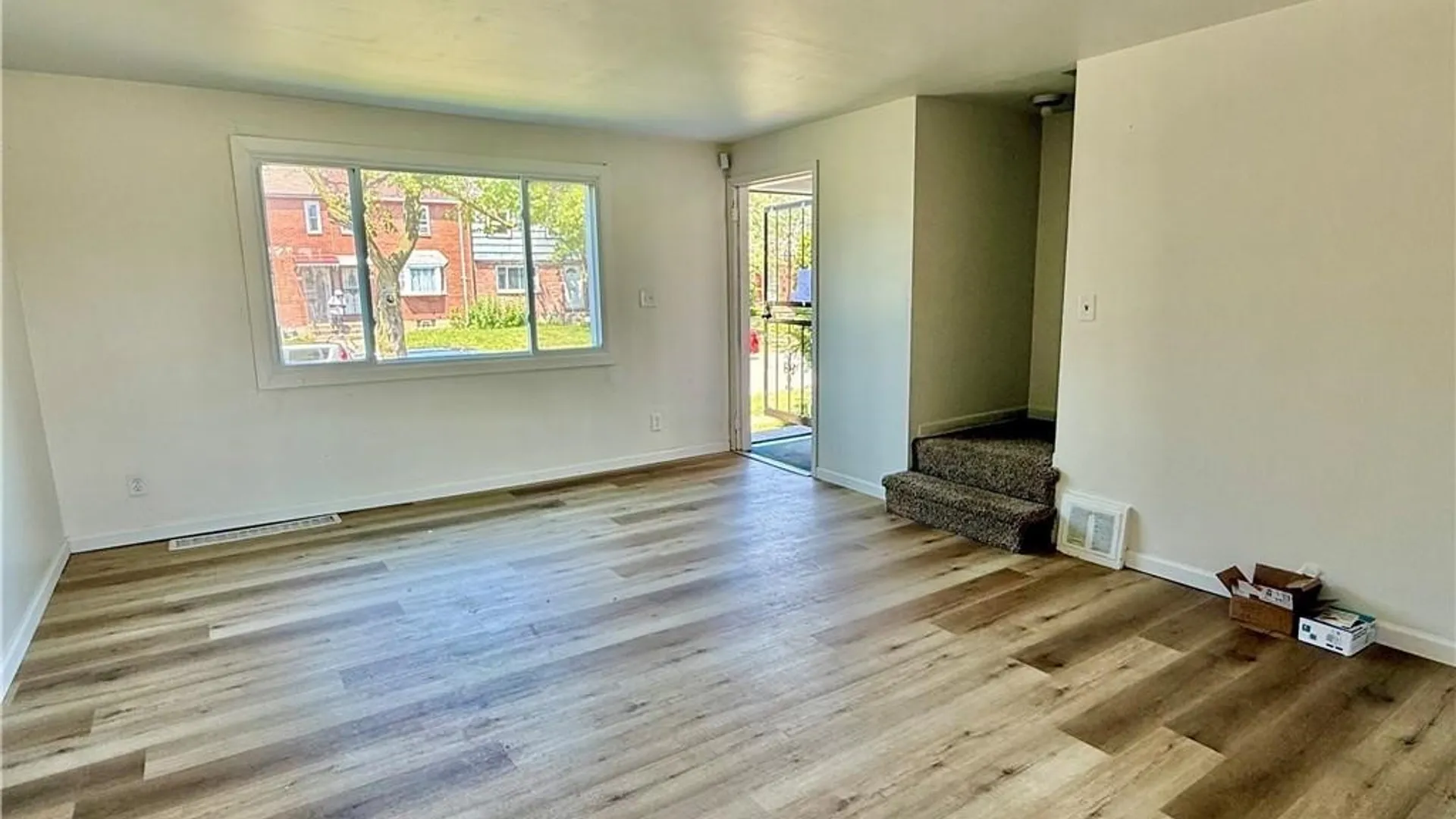 Property at 7 Bennett Village, Buffalo, NY 14214 2