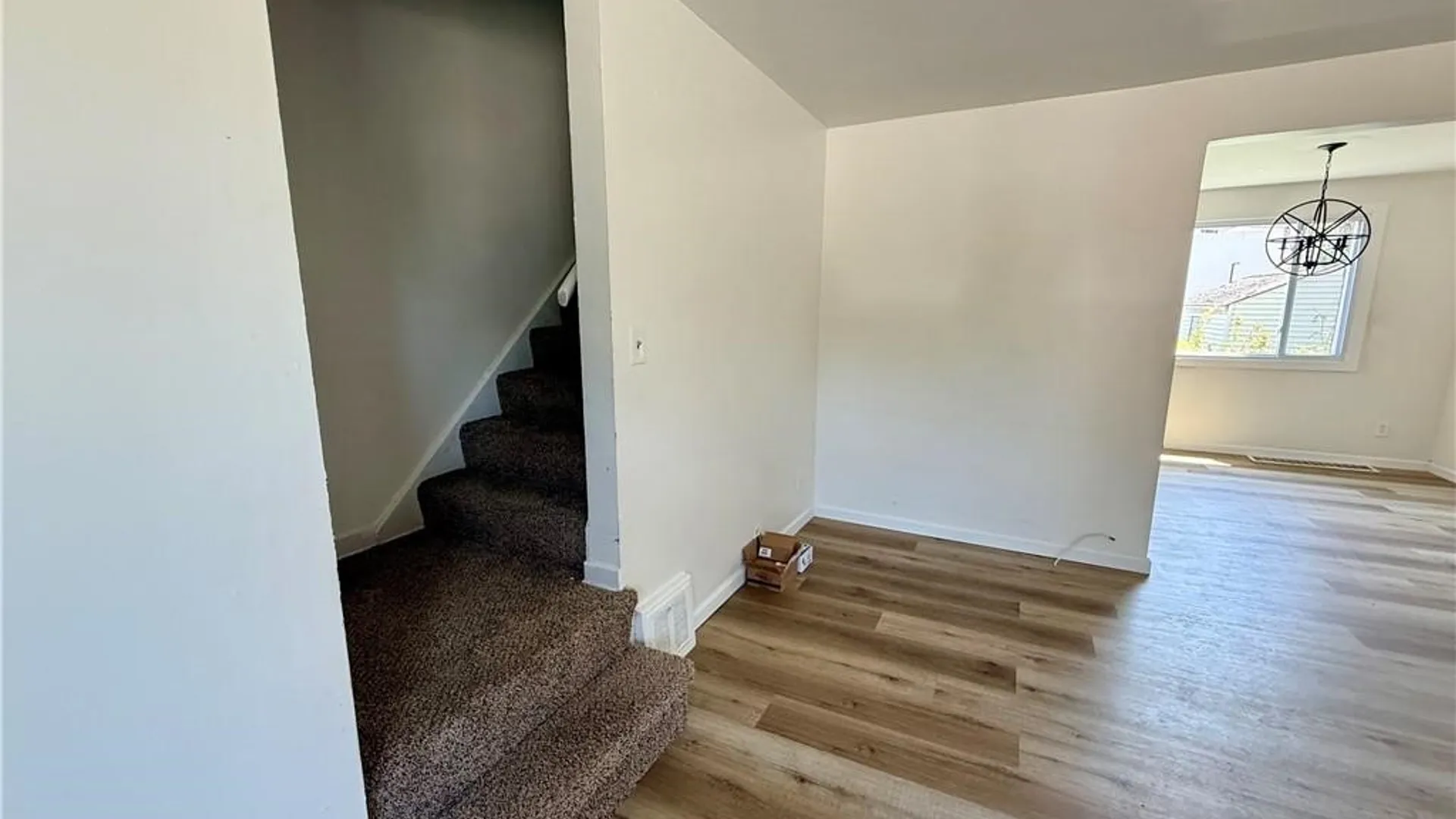 Property at 7 Bennett Village, Buffalo, NY 14214 3