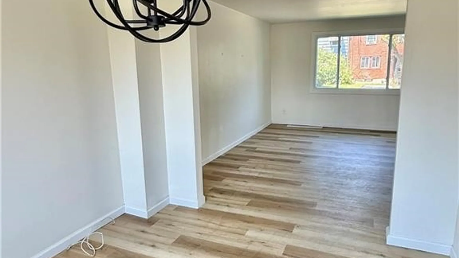 Property at 7 Bennett Village, Buffalo, NY 14214 7