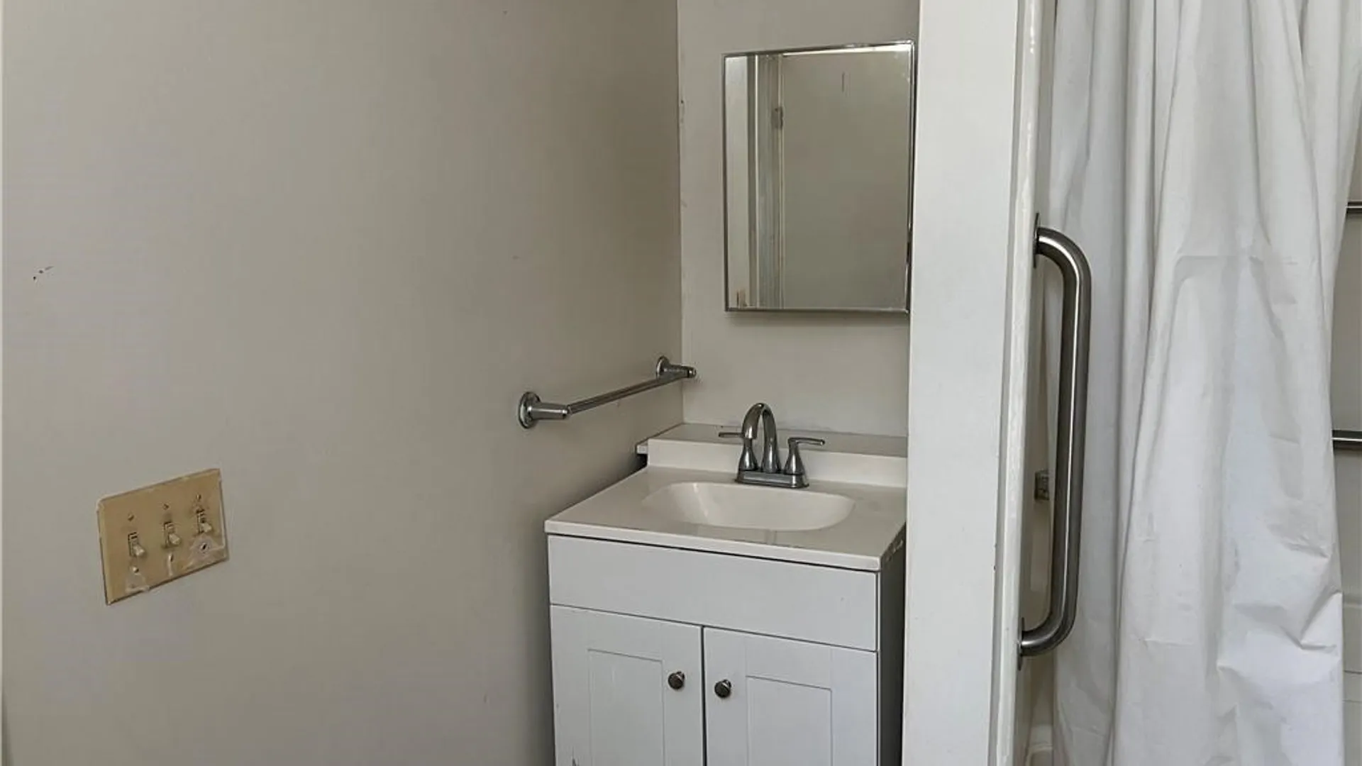 Property at 809 Jefferson Avenue, Utica, NY 13501 15