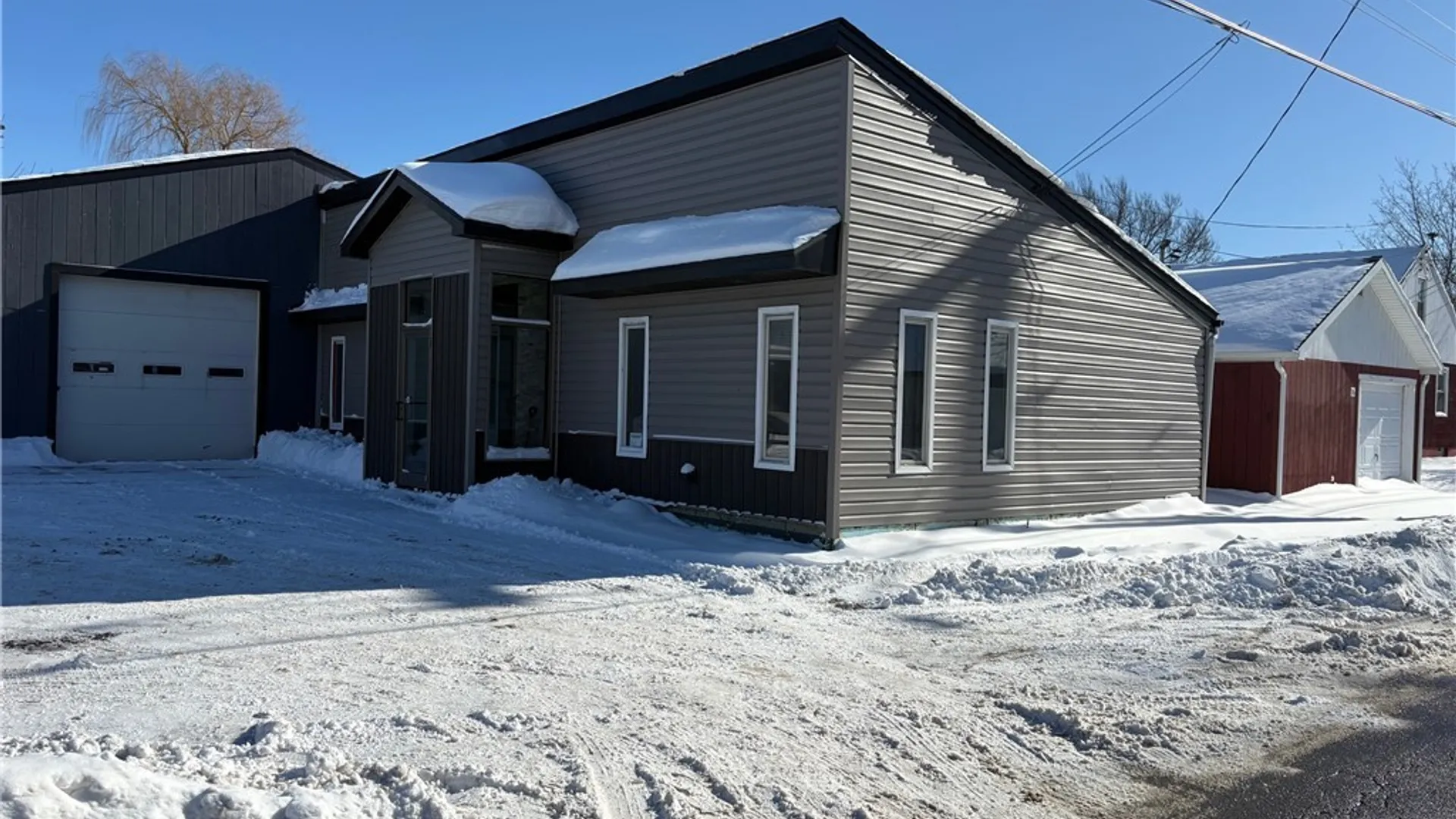 Property at 116 Lake Avenue, Hamburg, NY 14219 2