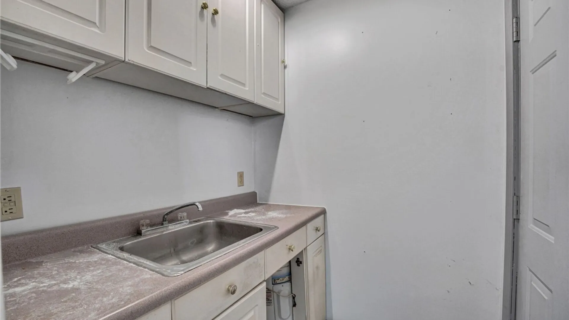 Property at 1064 Harlem Road, Cheektowaga, NY 14227 15