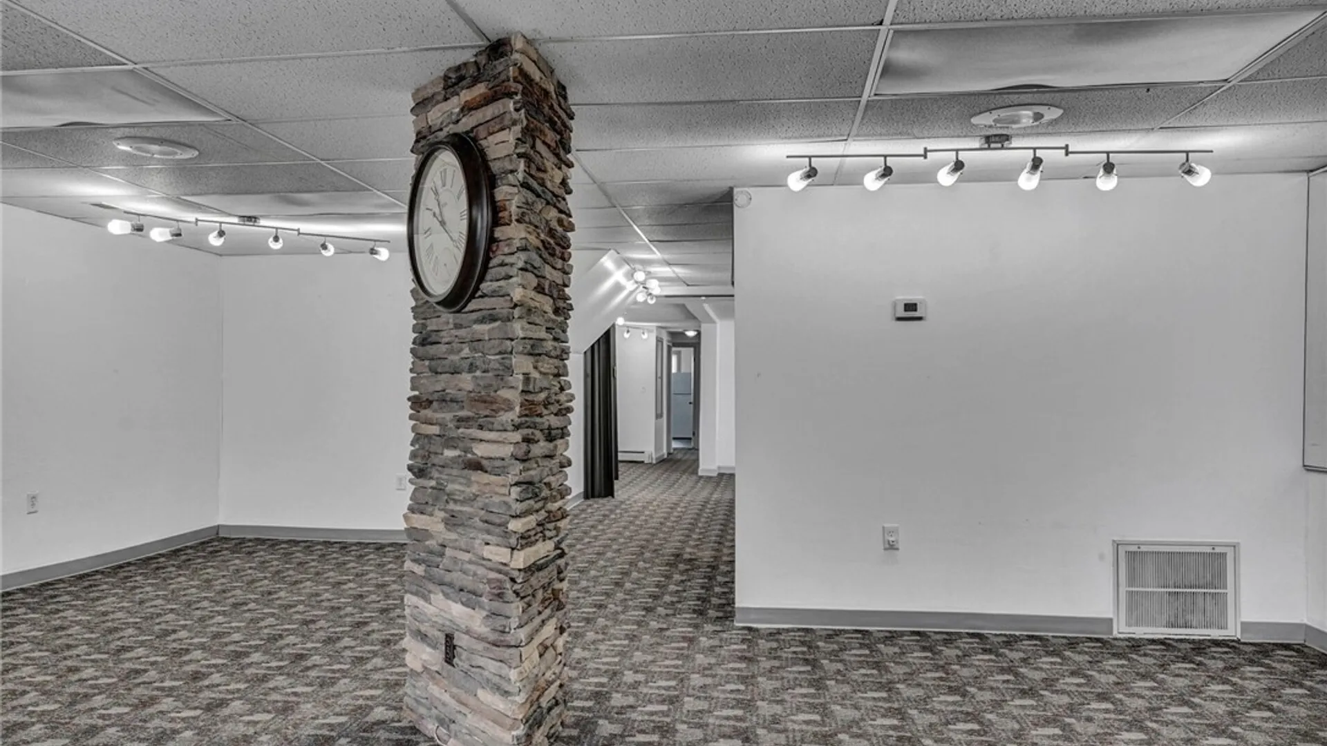 Property at 1064 Harlem Road, Cheektowaga, NY 14227 16