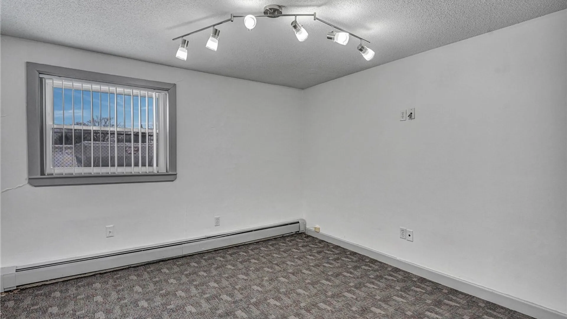 Property at 1064 Harlem Road, Cheektowaga, NY 14227 21