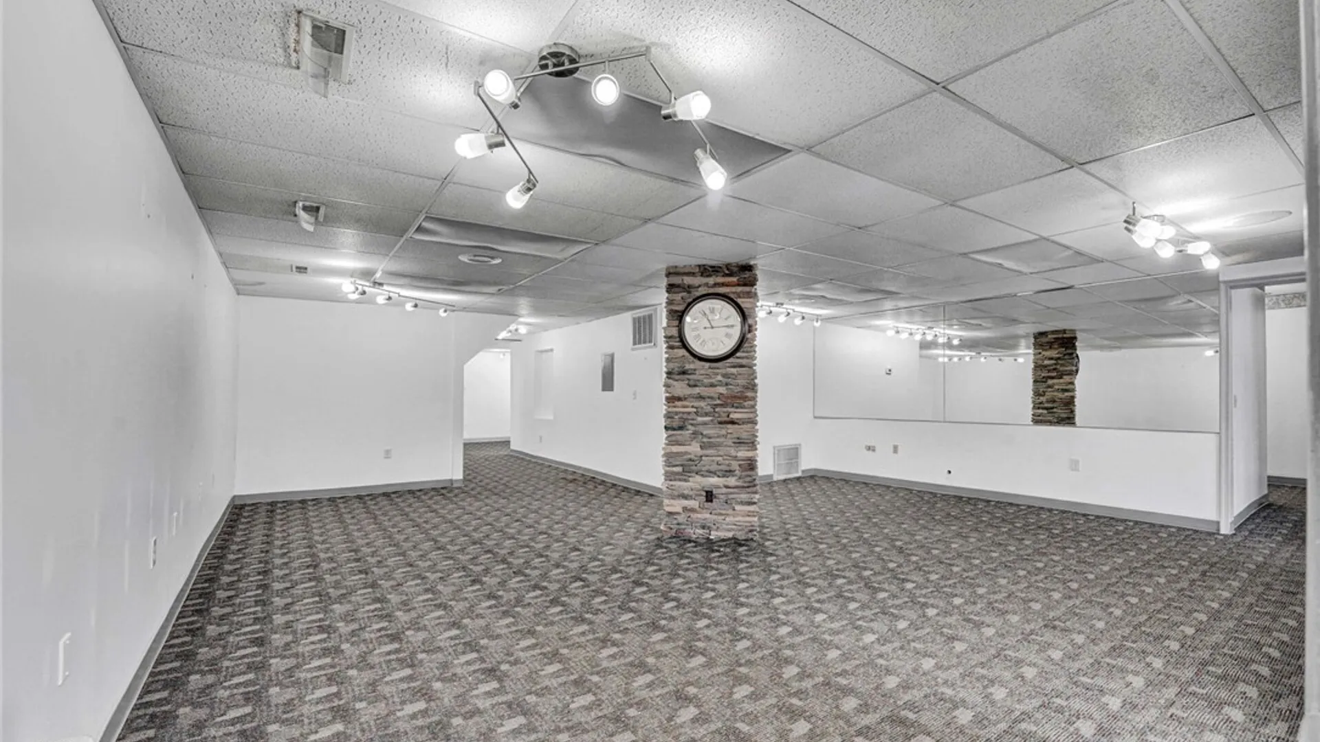 Property at 1064 Harlem Road, Cheektowaga, NY 14227 5