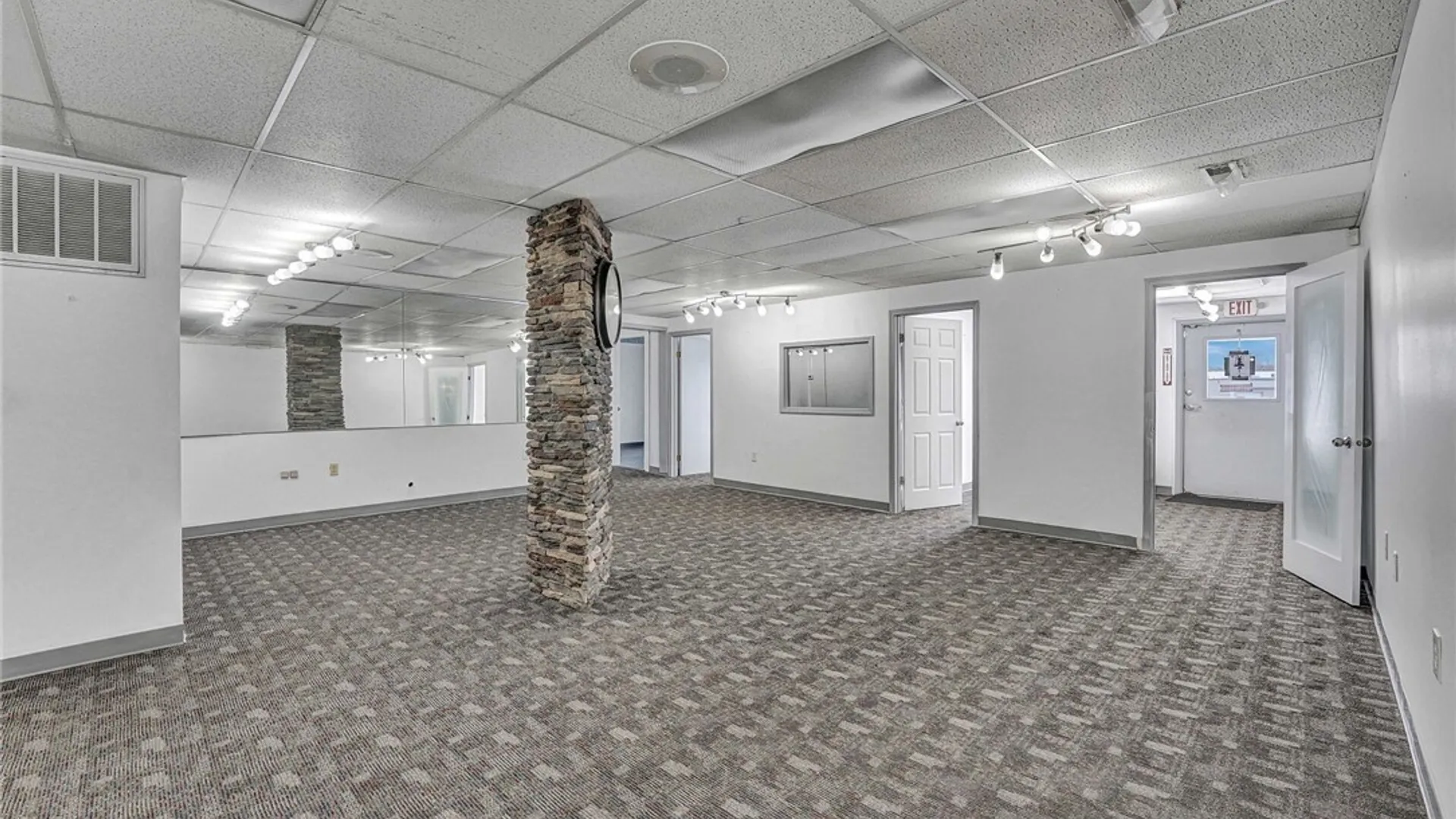 Property at 1064 Harlem Road, Cheektowaga, NY 14227 6