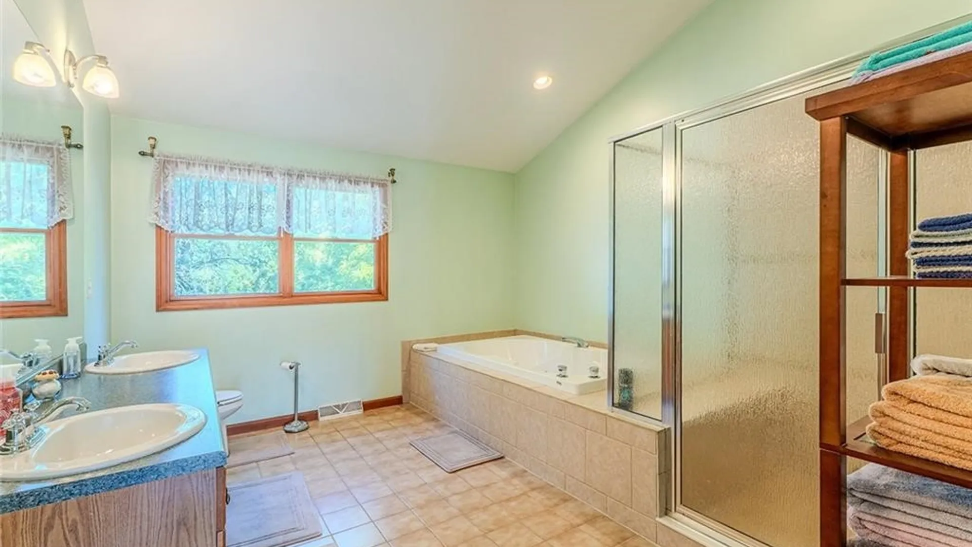 Property at 980 Robinson Street, North Tonawanda, NY 14120 23