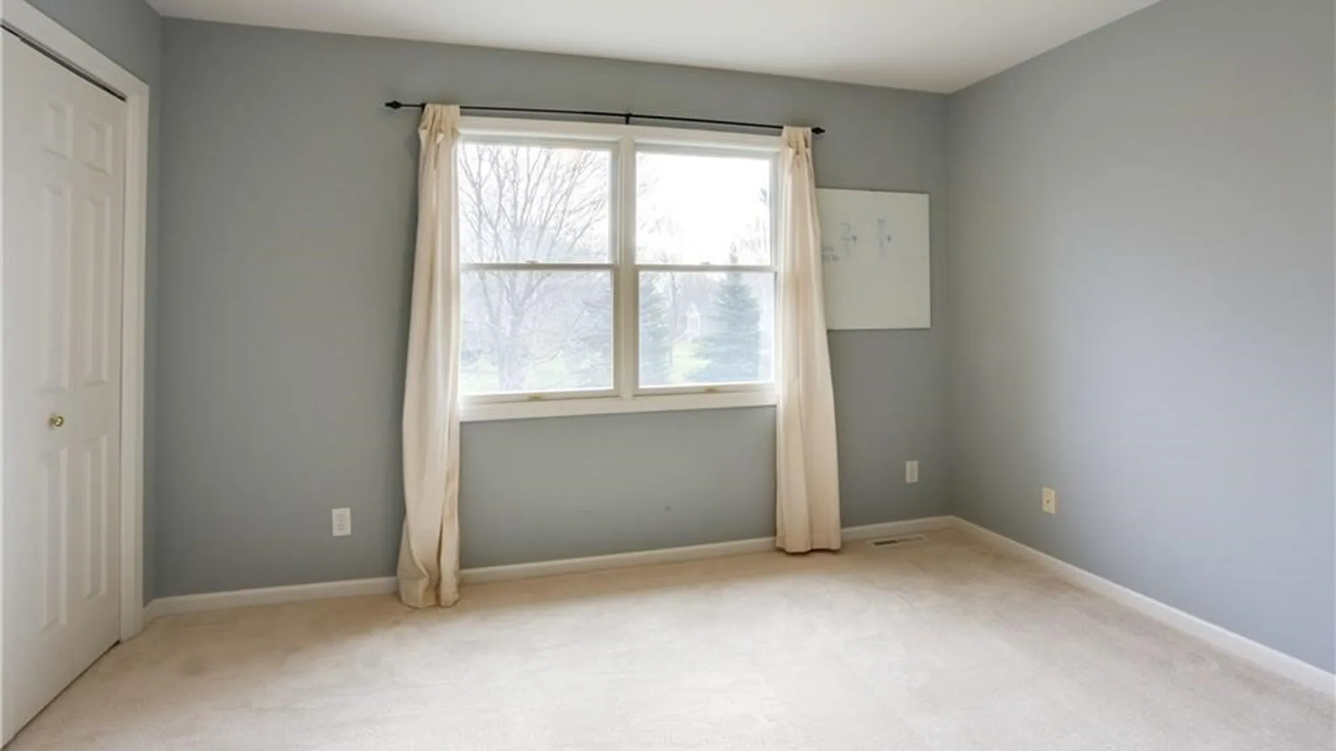 Property at 5558 Marthas Vineyard, Clarence, NY 14032 17