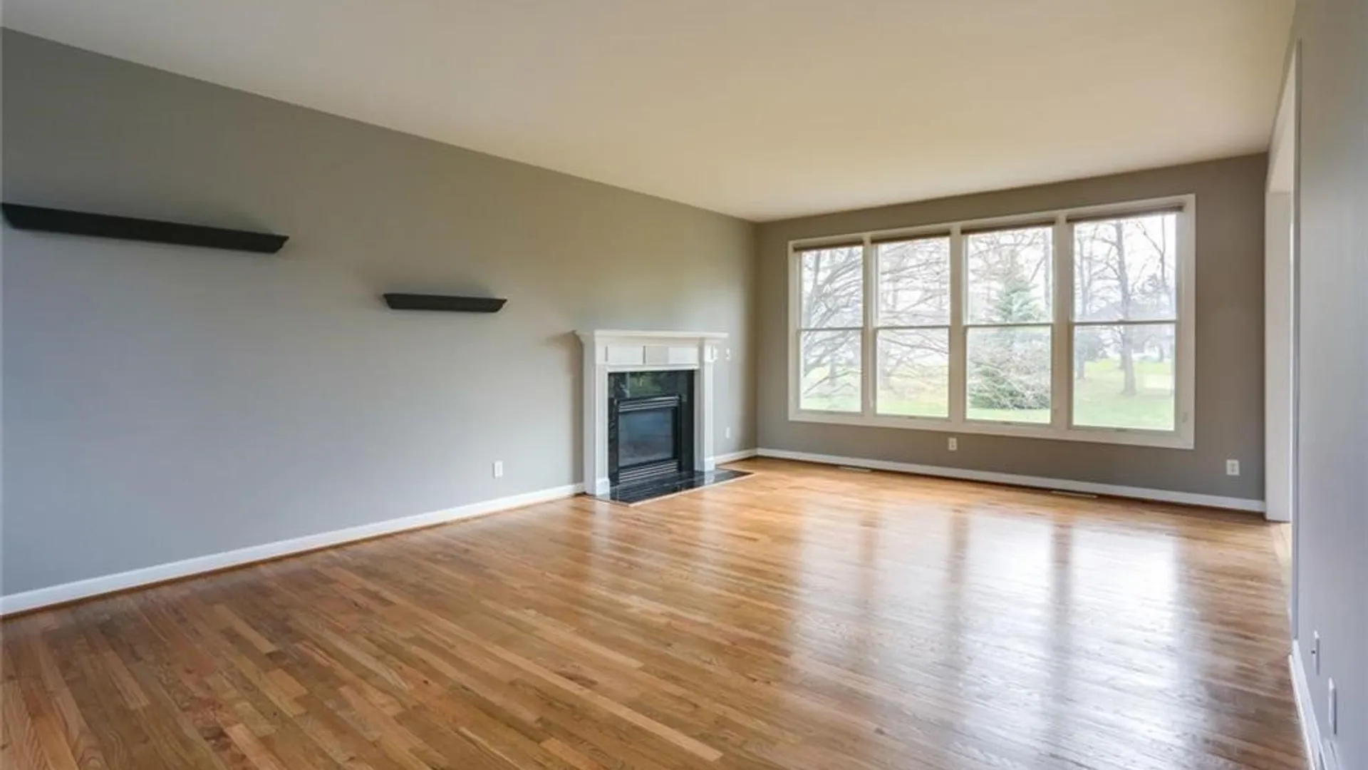 Property at 5558 Marthas Vineyard, Clarence, NY 14032 5