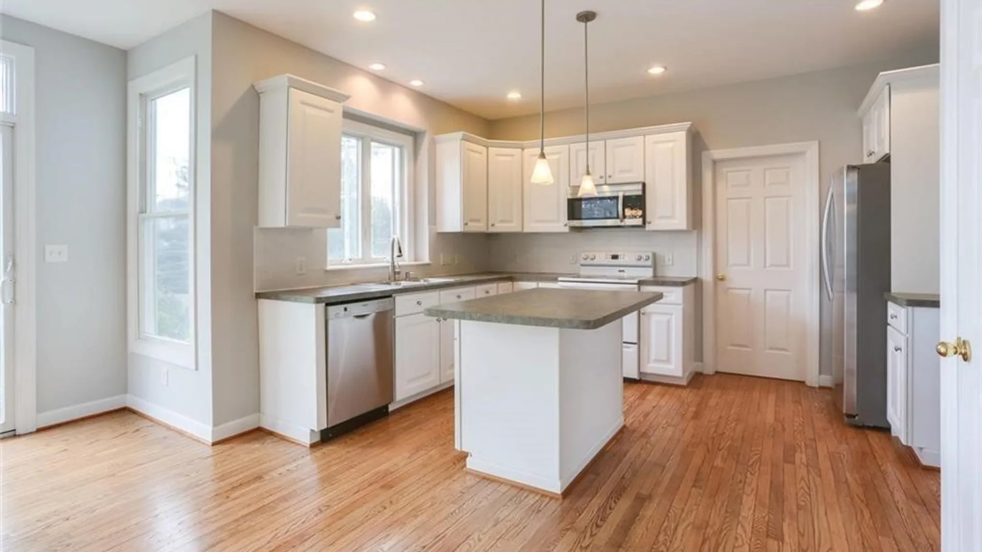 Property at 5558 Marthas Vineyard, Clarence, NY 14032 8