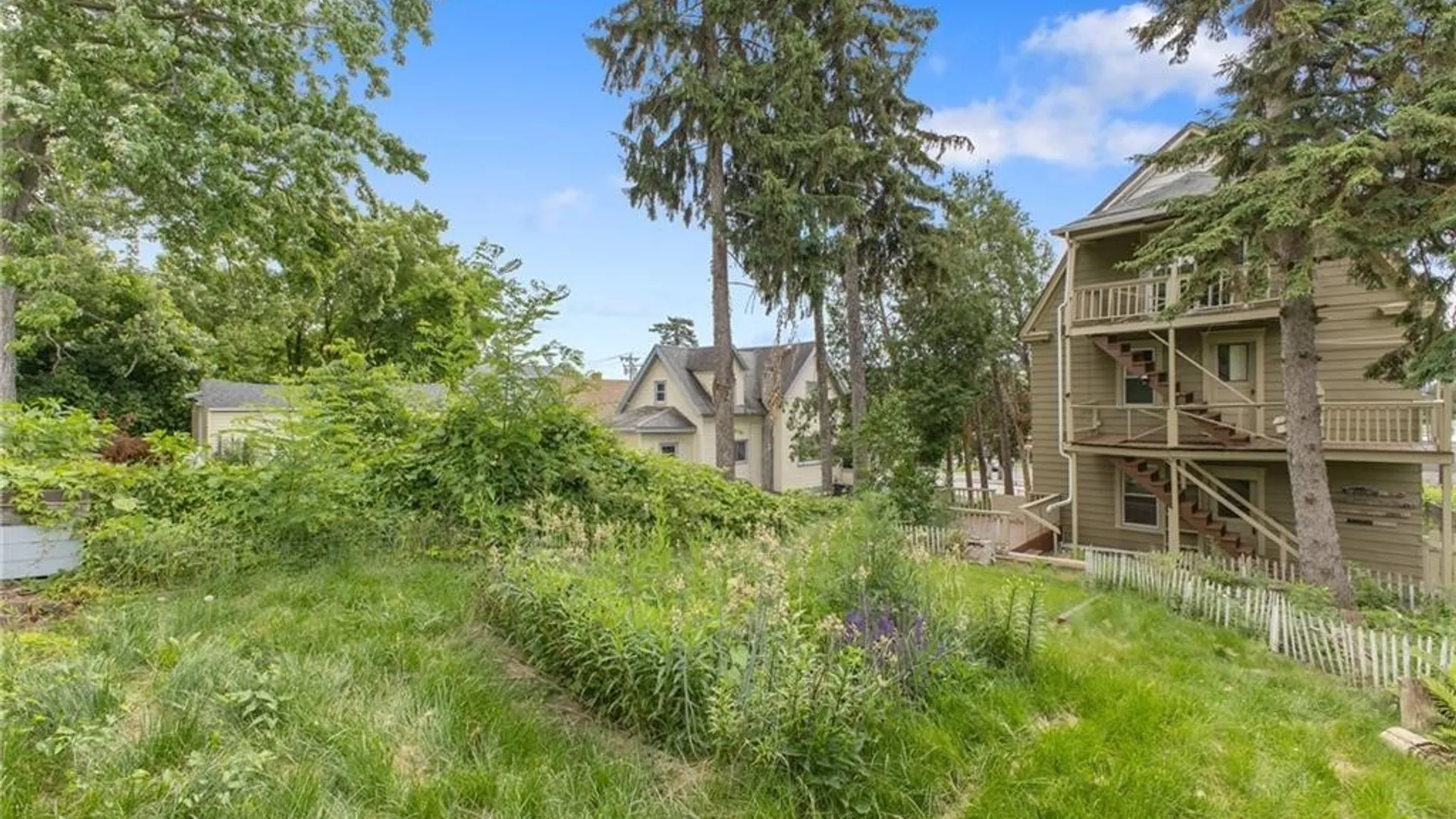 Property at 1607 Burnet Avenue, Syracuse, NY 13206 4