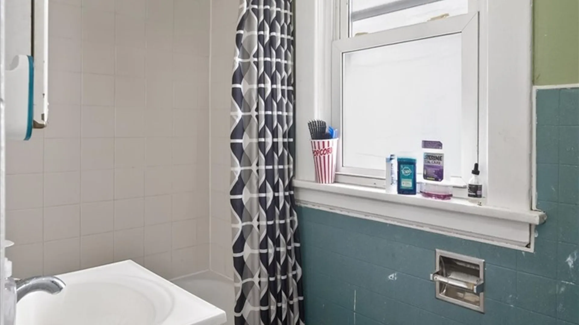 Property at 88 Gardiner Avenue, Rochester, NY 14611 16