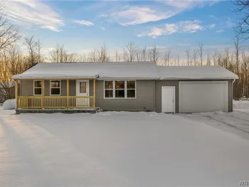 Property at 6740 Riddle Road, Royalton, NY 14094