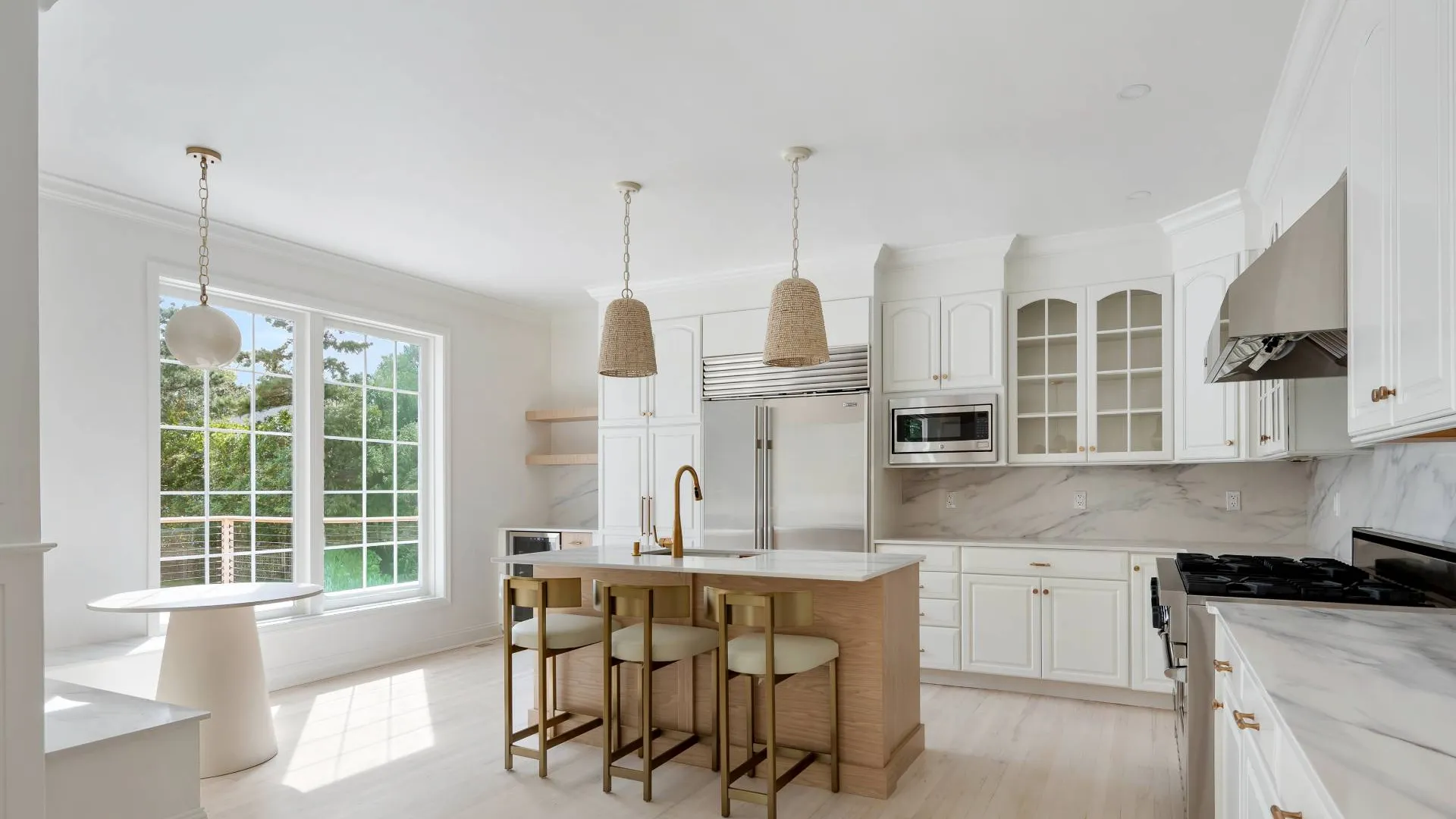 Property at 286 MONTAUK HWY, Southampton, NY 11968 18