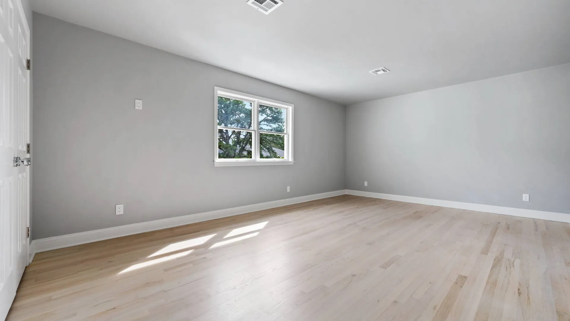 Property at 286 MONTAUK HWY, Southampton, NY 11968 33