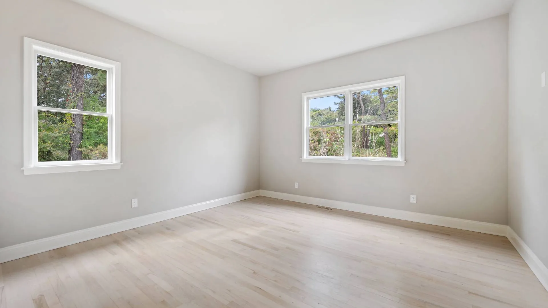 Property at 286 MONTAUK HWY, Southampton, NY 11968 35