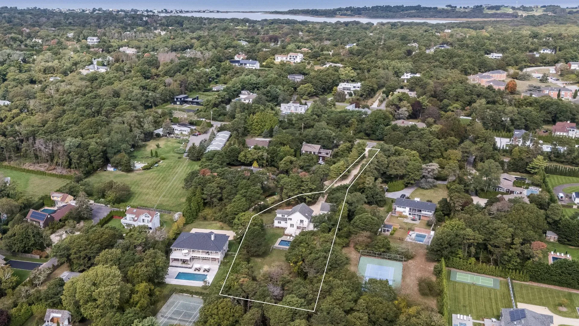 Property at 286 MONTAUK HWY, Southampton, NY 11968 39