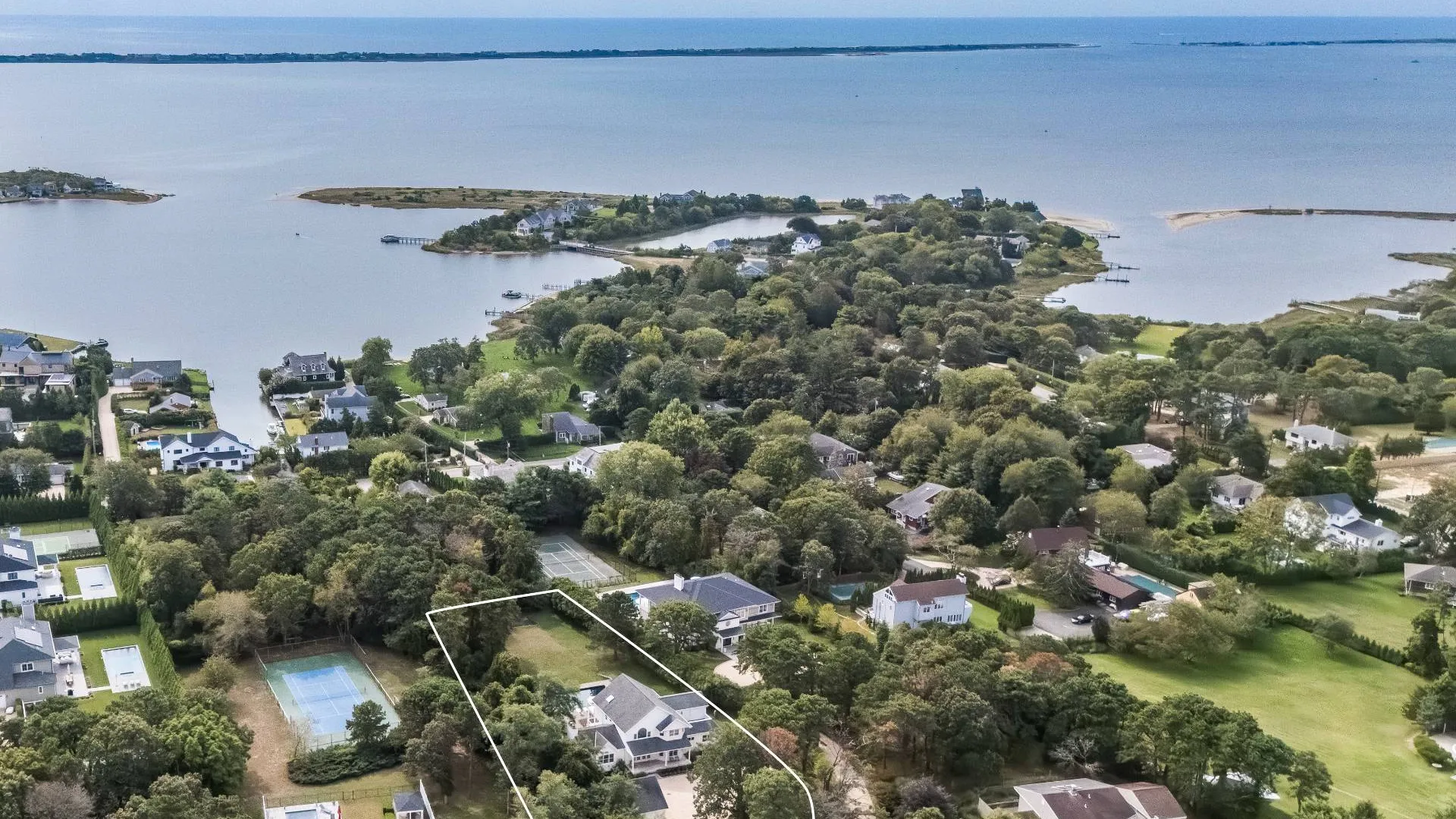 Property at 286 MONTAUK HWY, Southampton, NY 11968 41