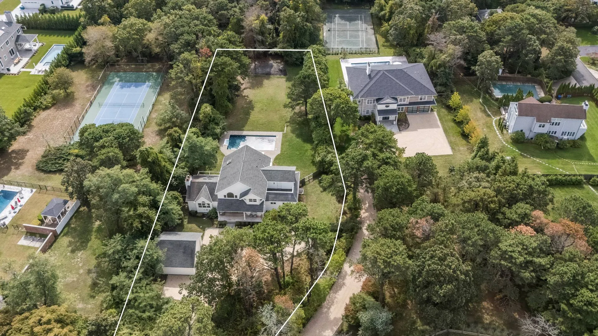 Property at 286 MONTAUK HWY, Southampton, NY 11968 42