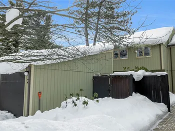 Property at 3 Tunbridge Walke, Aurora, NY 14052