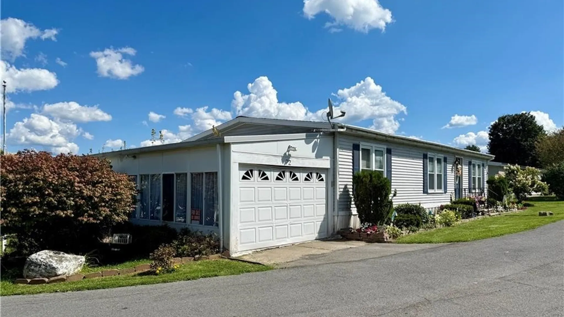 Property at 5600 #72 Shute Road, Lafayette, NY 13084 2