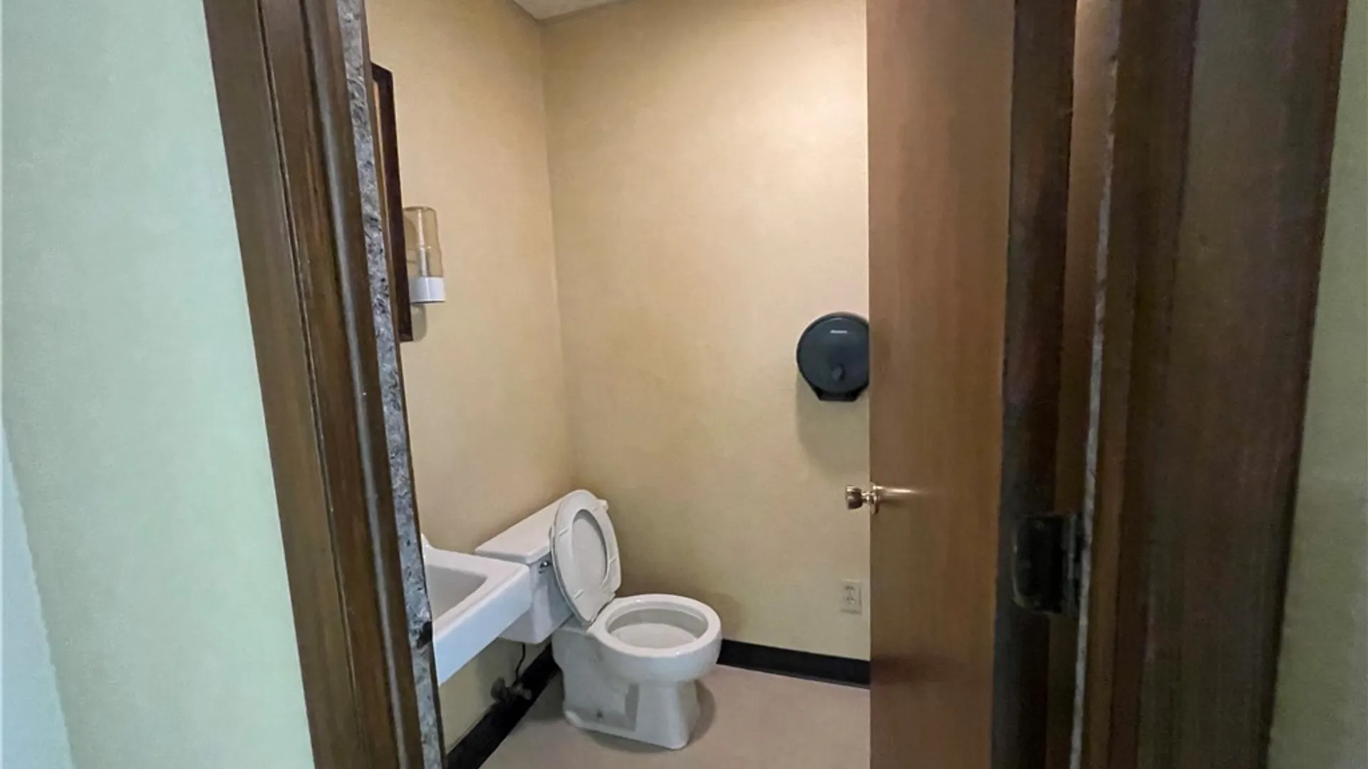 Property at 210 Old Campion Road, New Hartford, NY 13413 20