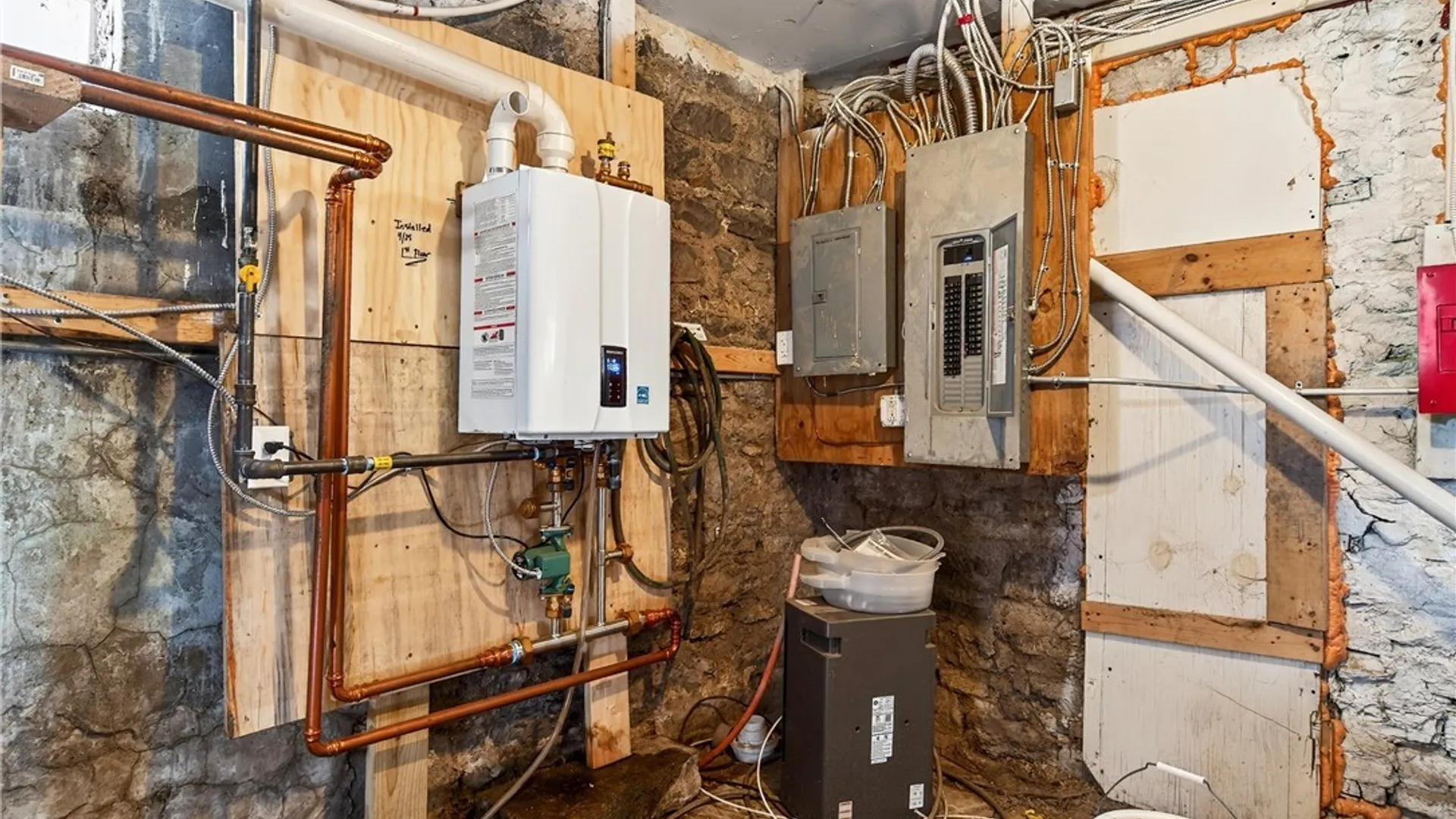 Property at 829 Fillmore Avenue, Buffalo, NY 14212 17