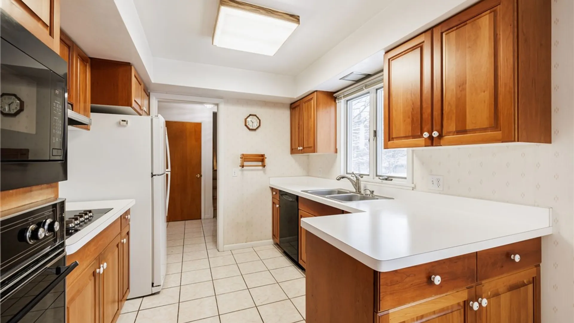 Property at 254 Parkview Drive, Penfield, NY 14625 16