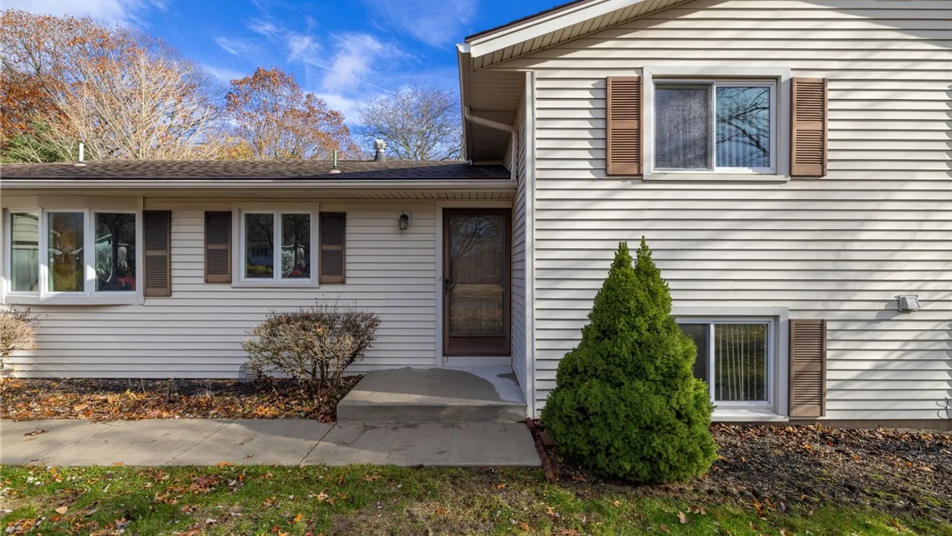 Property at 254 Parkview Drive, Penfield, NY 14625 2