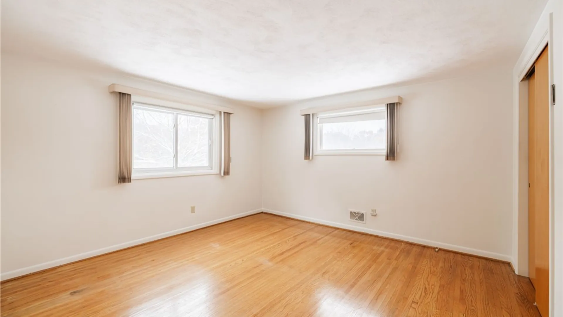 Property at 254 Parkview Drive, Penfield, NY 14625 23