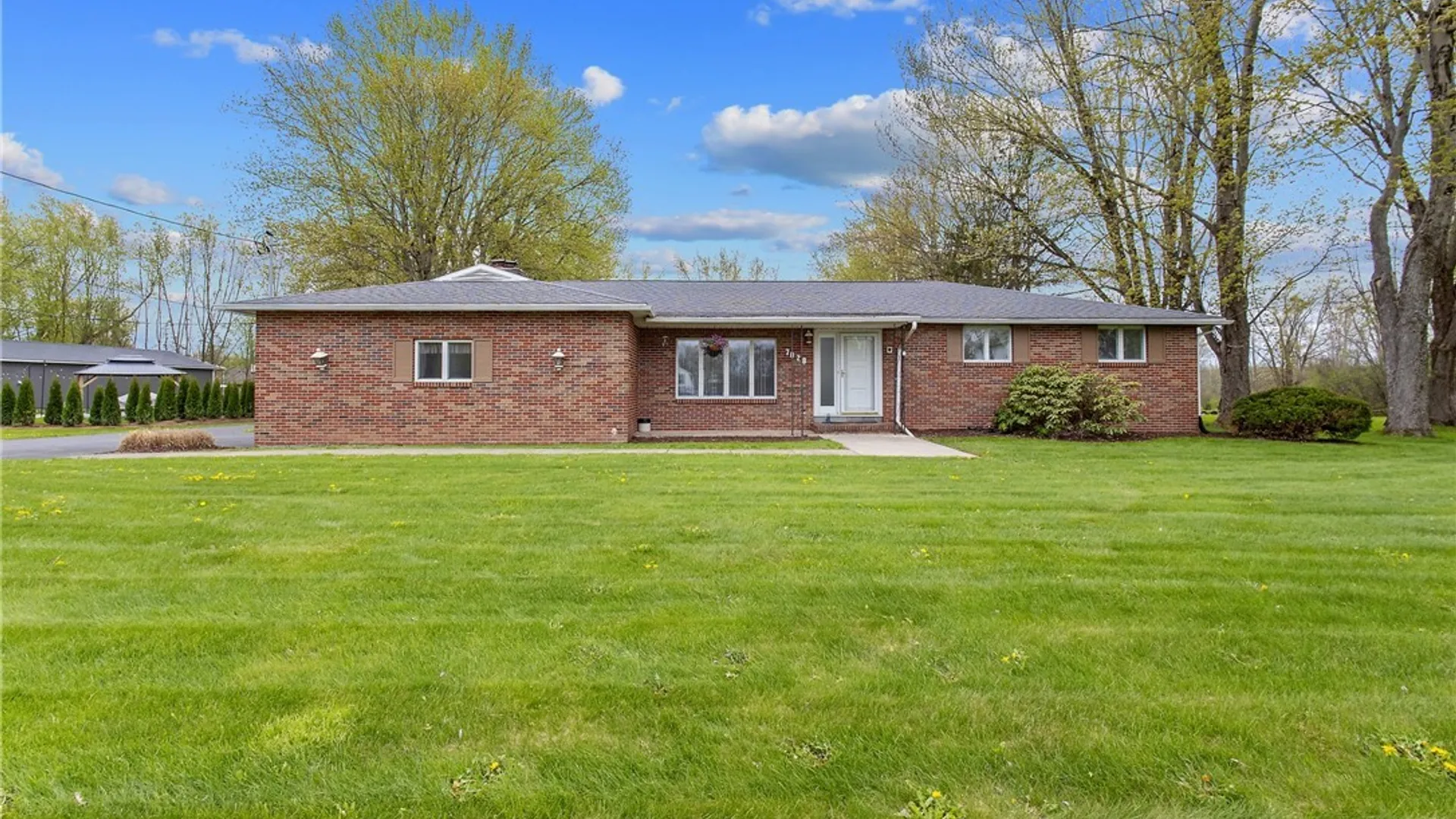 Property at 7028 Taft Road, Manlius, NY 13057 3