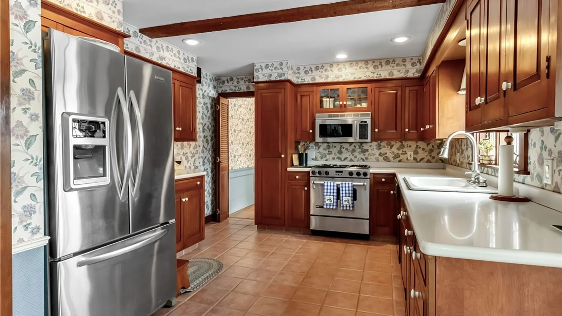 Property at 1330 Sturgeon Point Road, Evans, NY 14047 12