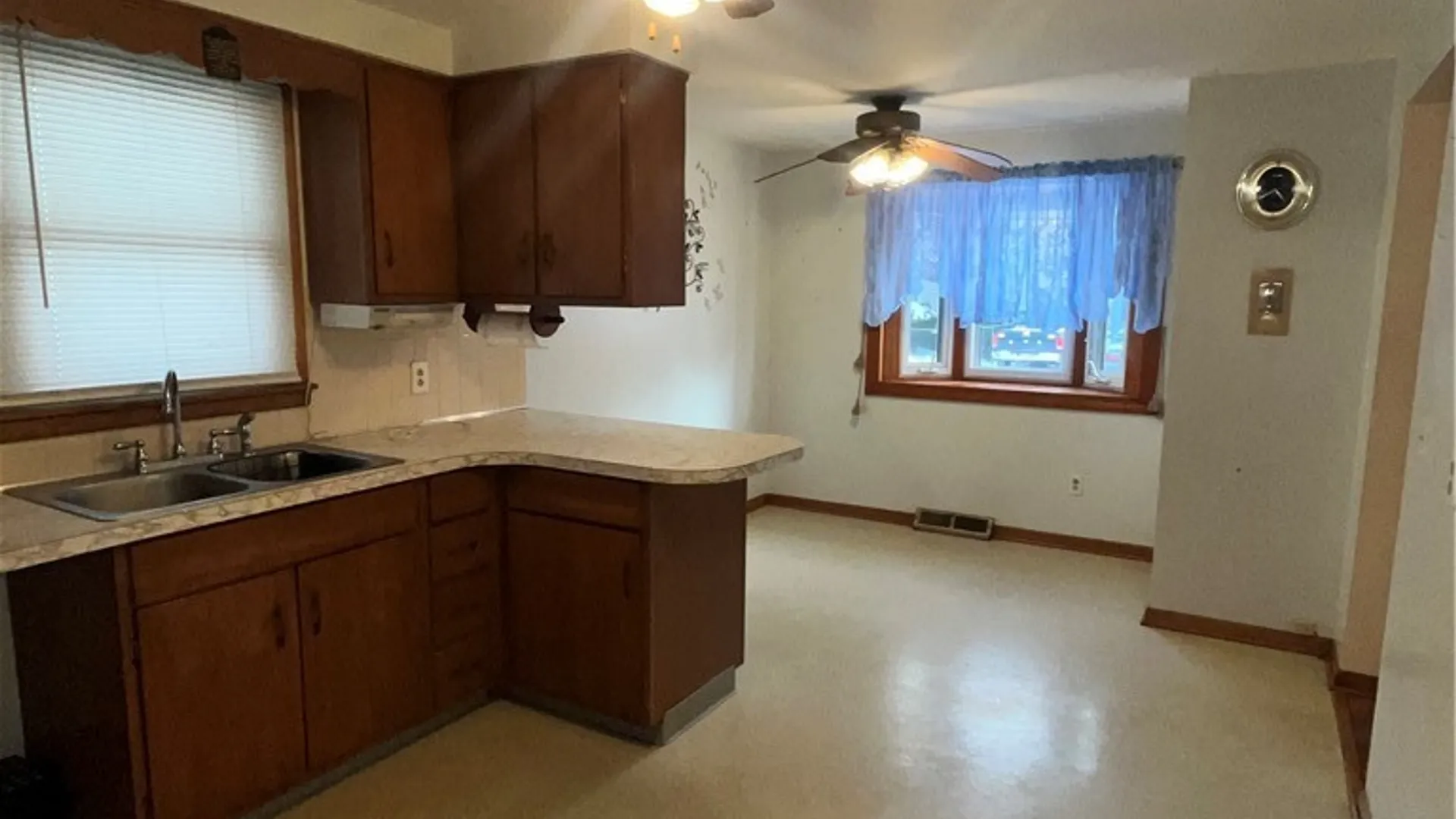 Property at 138 Cleveland Avenue, Lackawanna, NY 14218 12