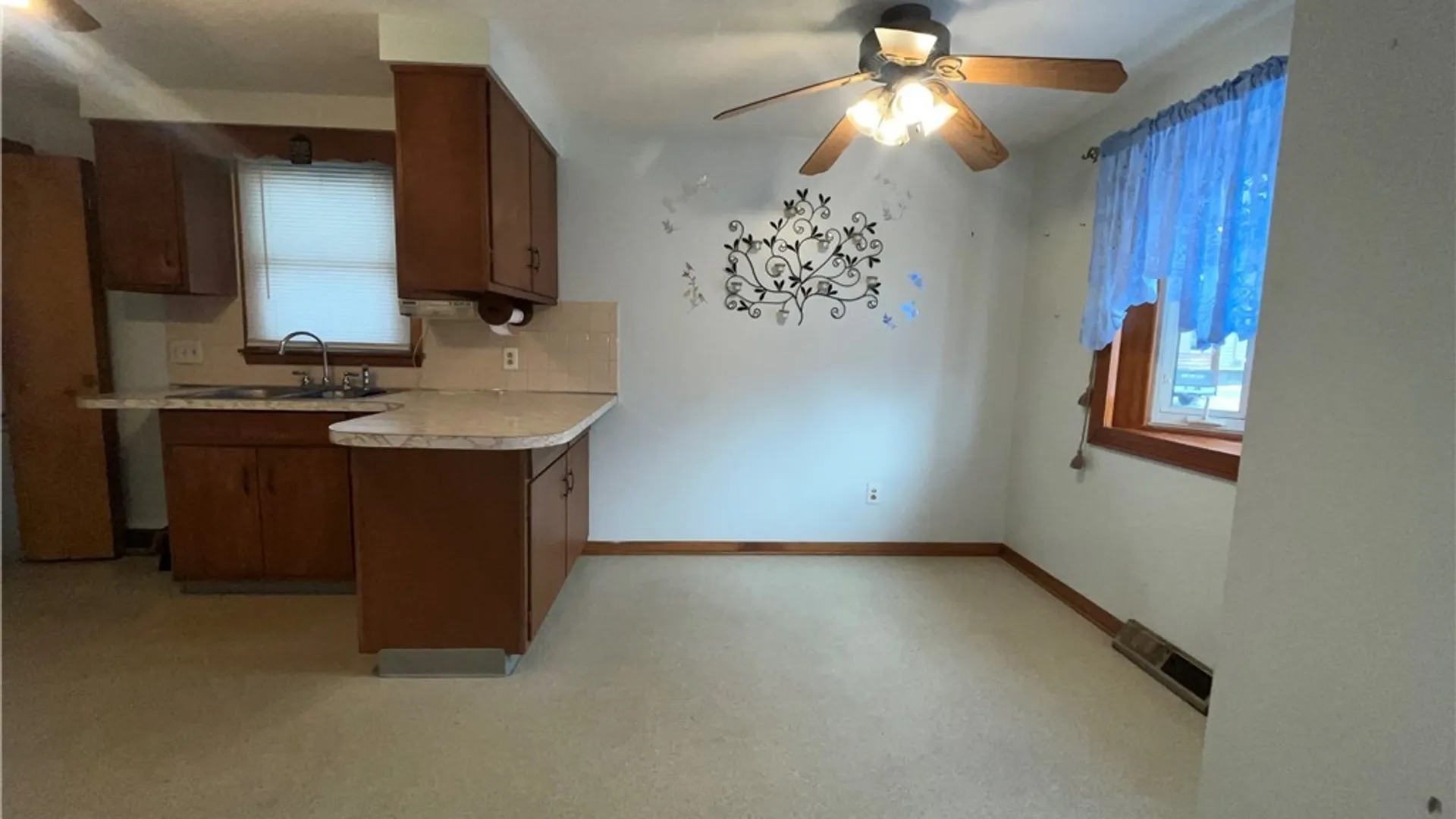 Property at 138 Cleveland Avenue, Lackawanna, NY 14218 8