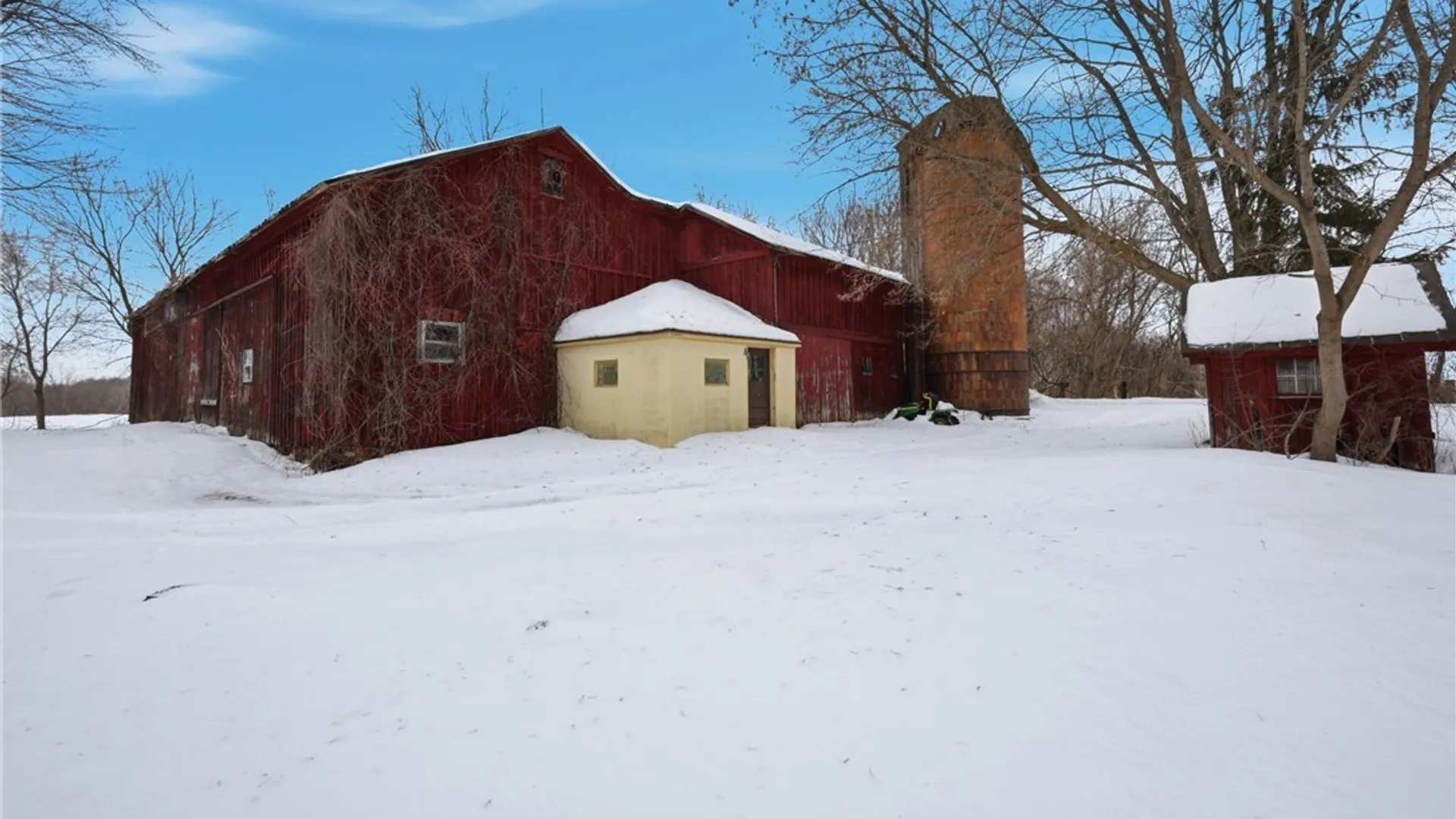 Property at 7127 Kinne Road, Lockport Town, NY 14094 7