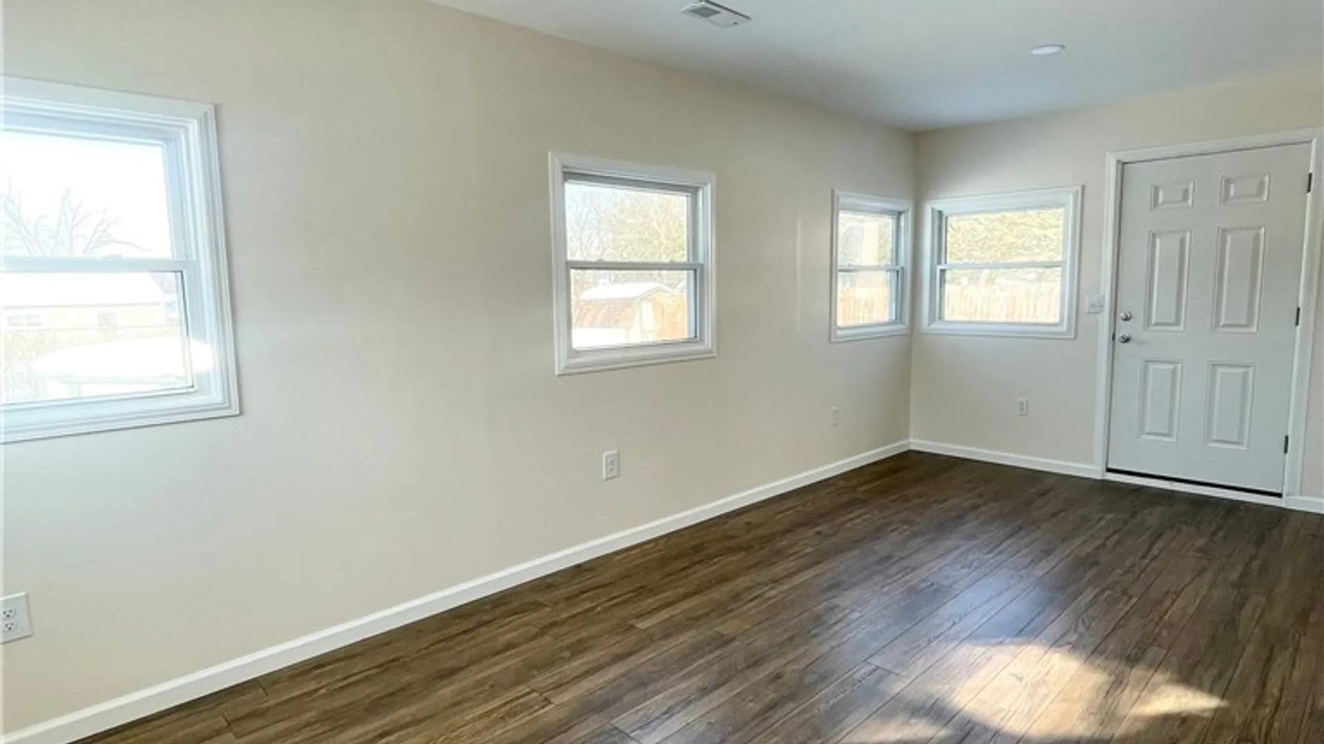 Property at 39 Elmhurst Circle, Aurelius, NY 13021 17
