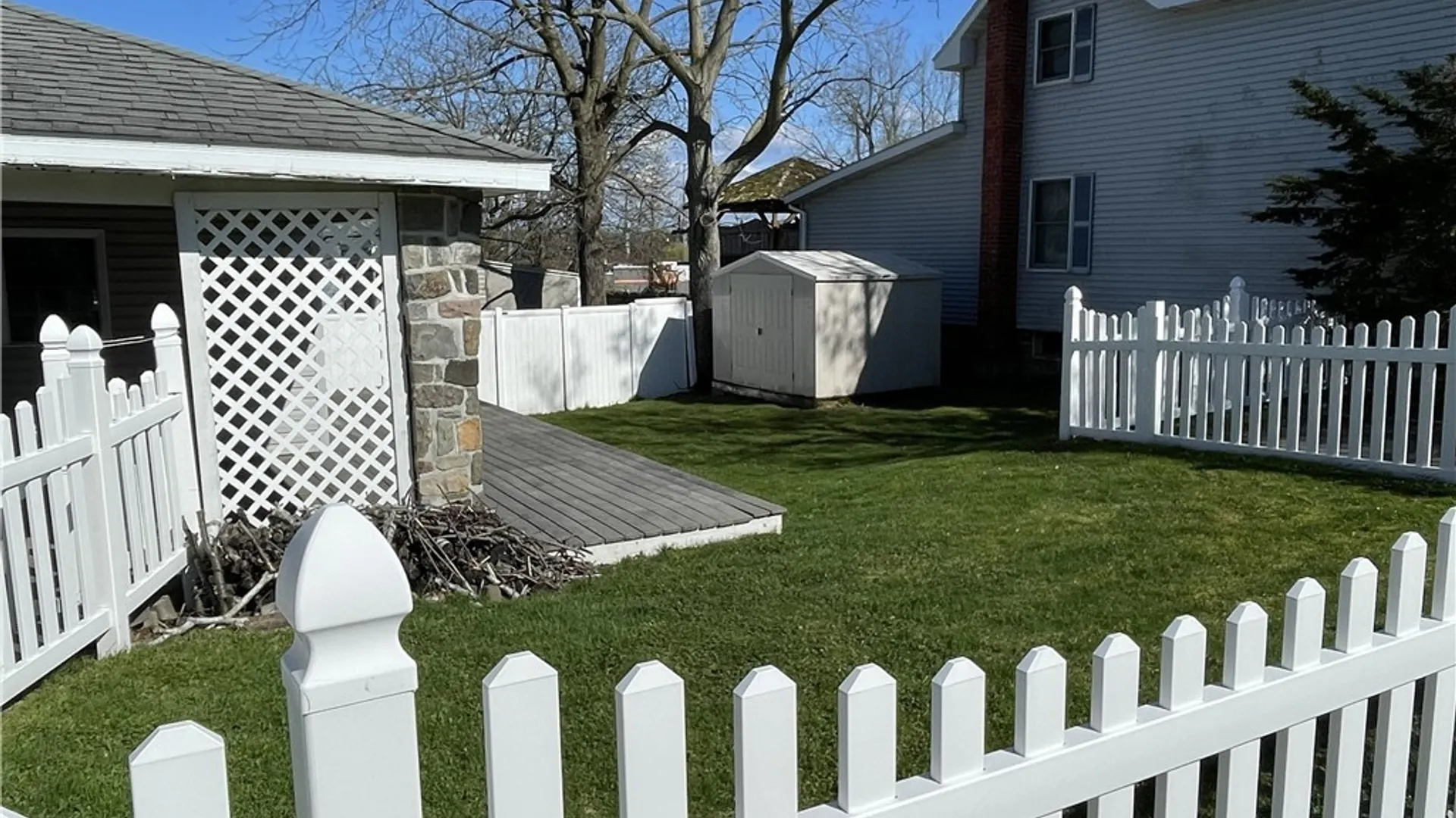 Property at 262 Washington Boulevard, Oswego, NY 13126 4