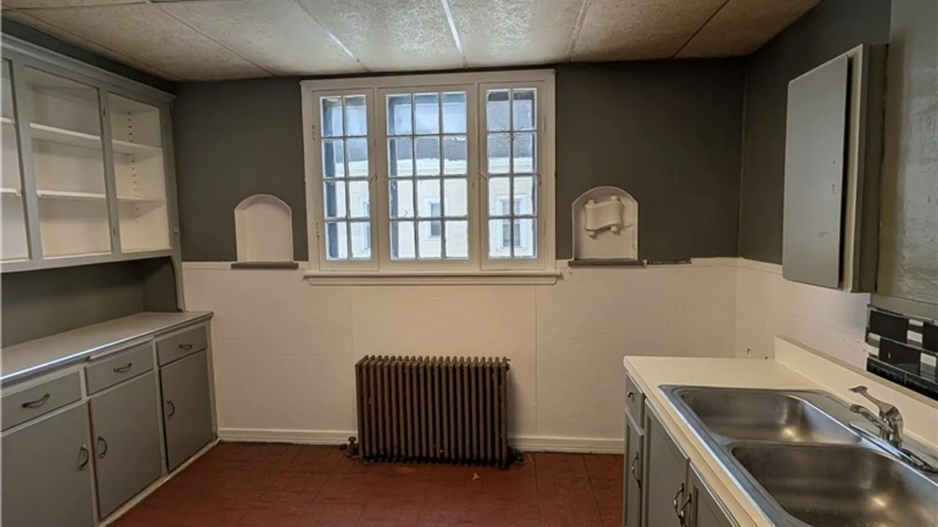 Property at 105 Kelburn Street, Buffalo, NY 14206 4