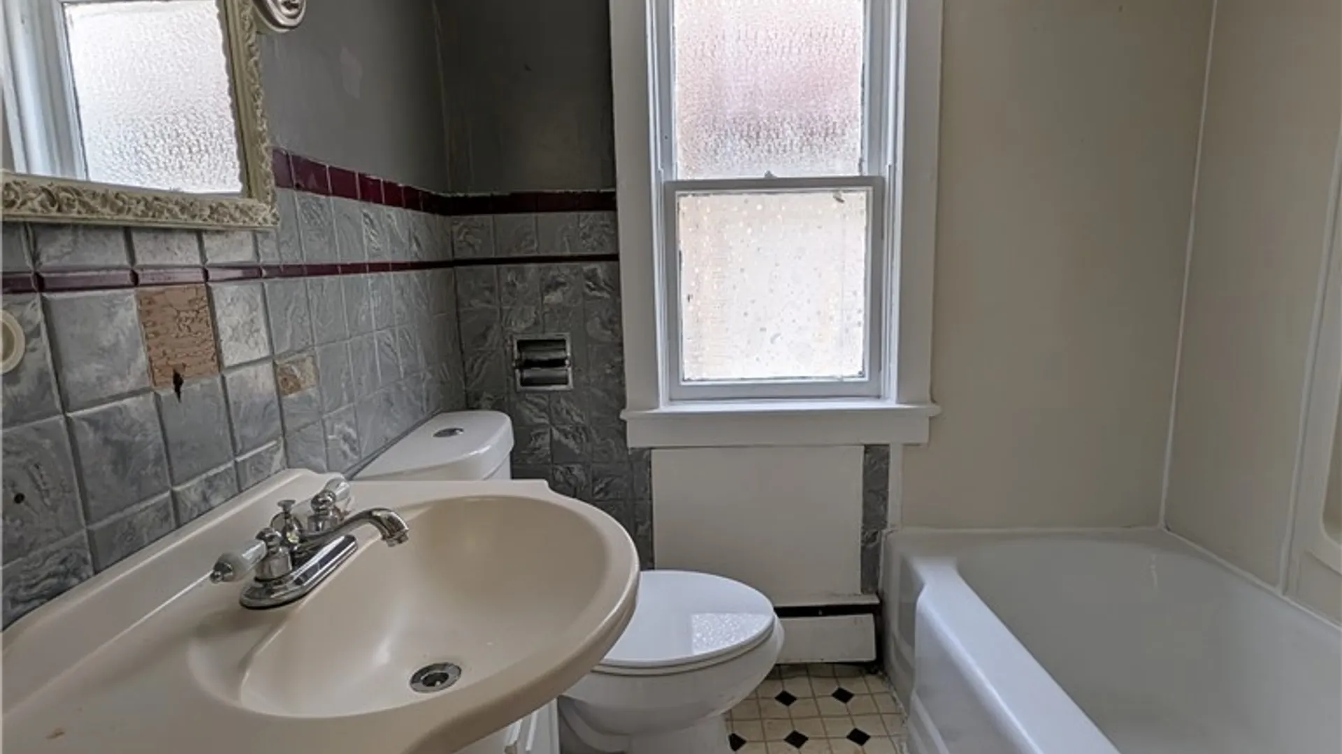 Property at 105 Kelburn Street, Buffalo, NY 14206 7