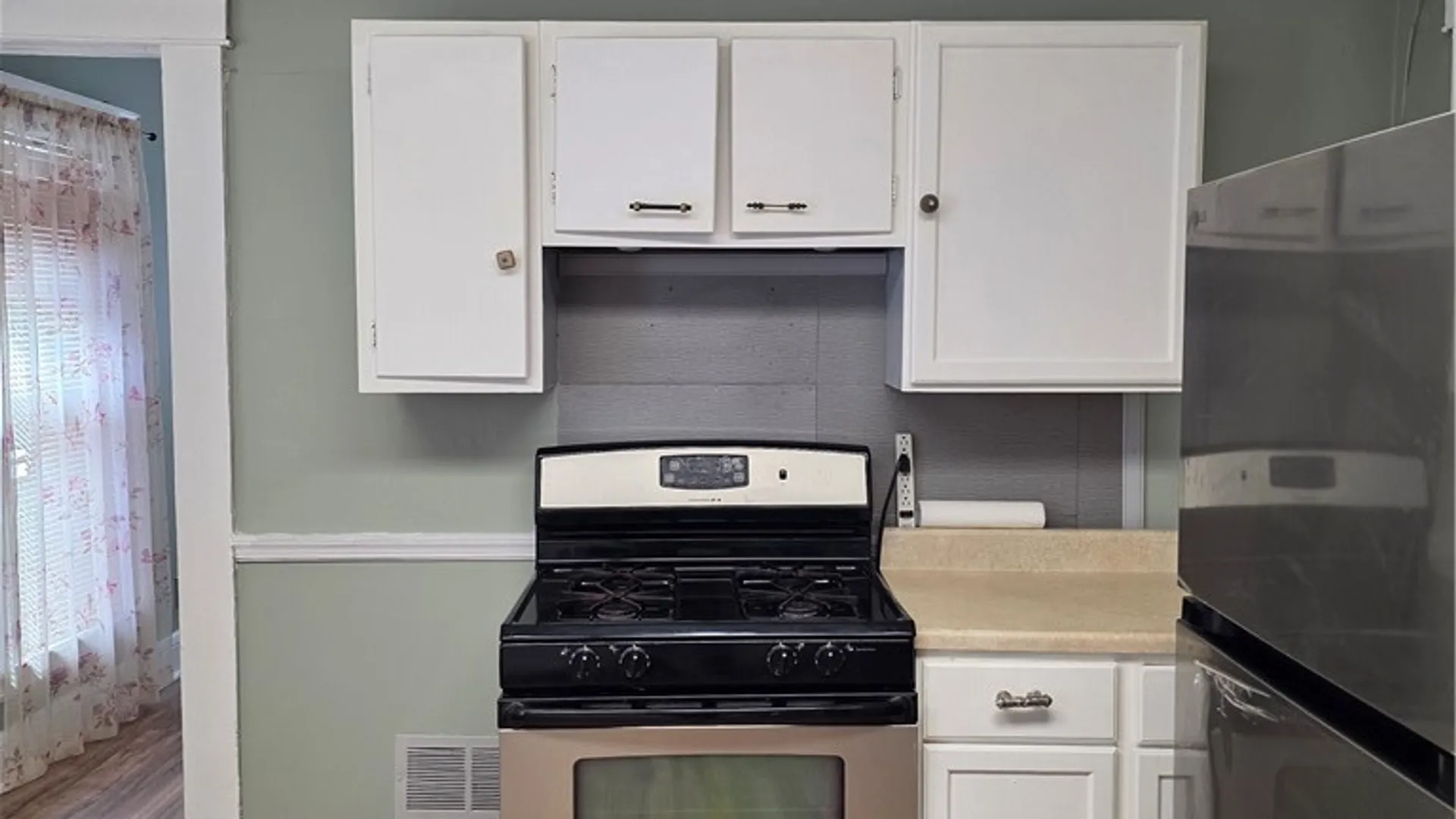 Property at 733 Eagle Street, Utica, NY 13501 36