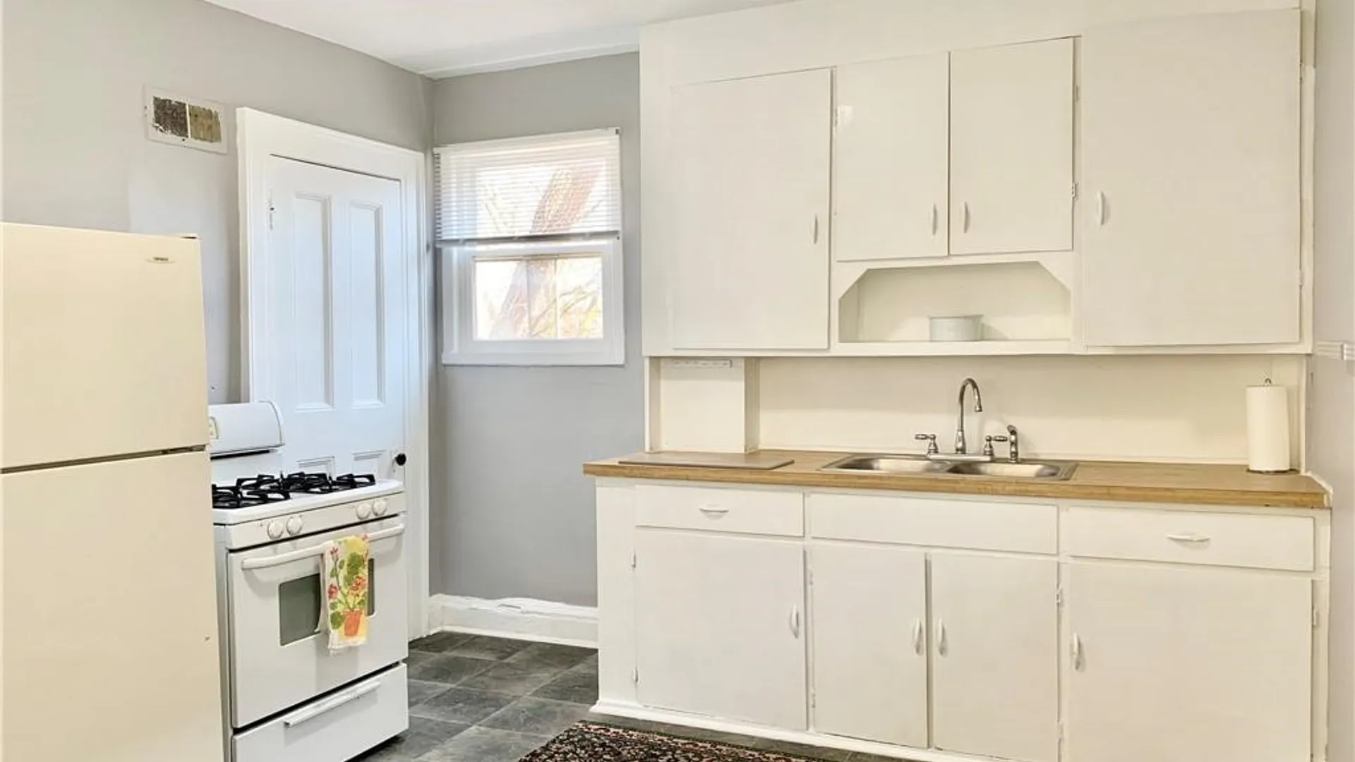 Property at 2449 Delaware Avenue, Buffalo, NY 14216 4