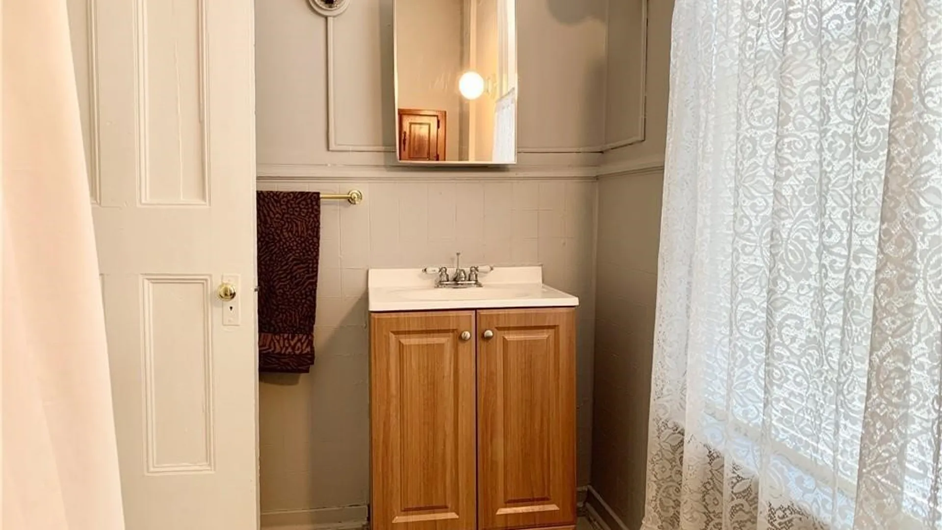 Property at 2449 Delaware Avenue, Buffalo, NY 14216 7