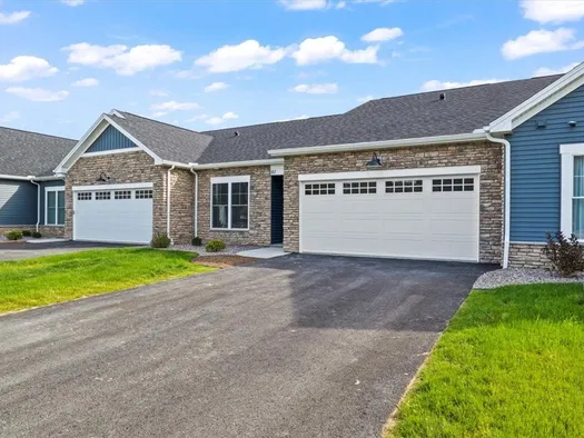 107 Cedarway Circle, Webster, NY 14580
