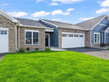 105 Cedarway Circle, Webster, NY 14580