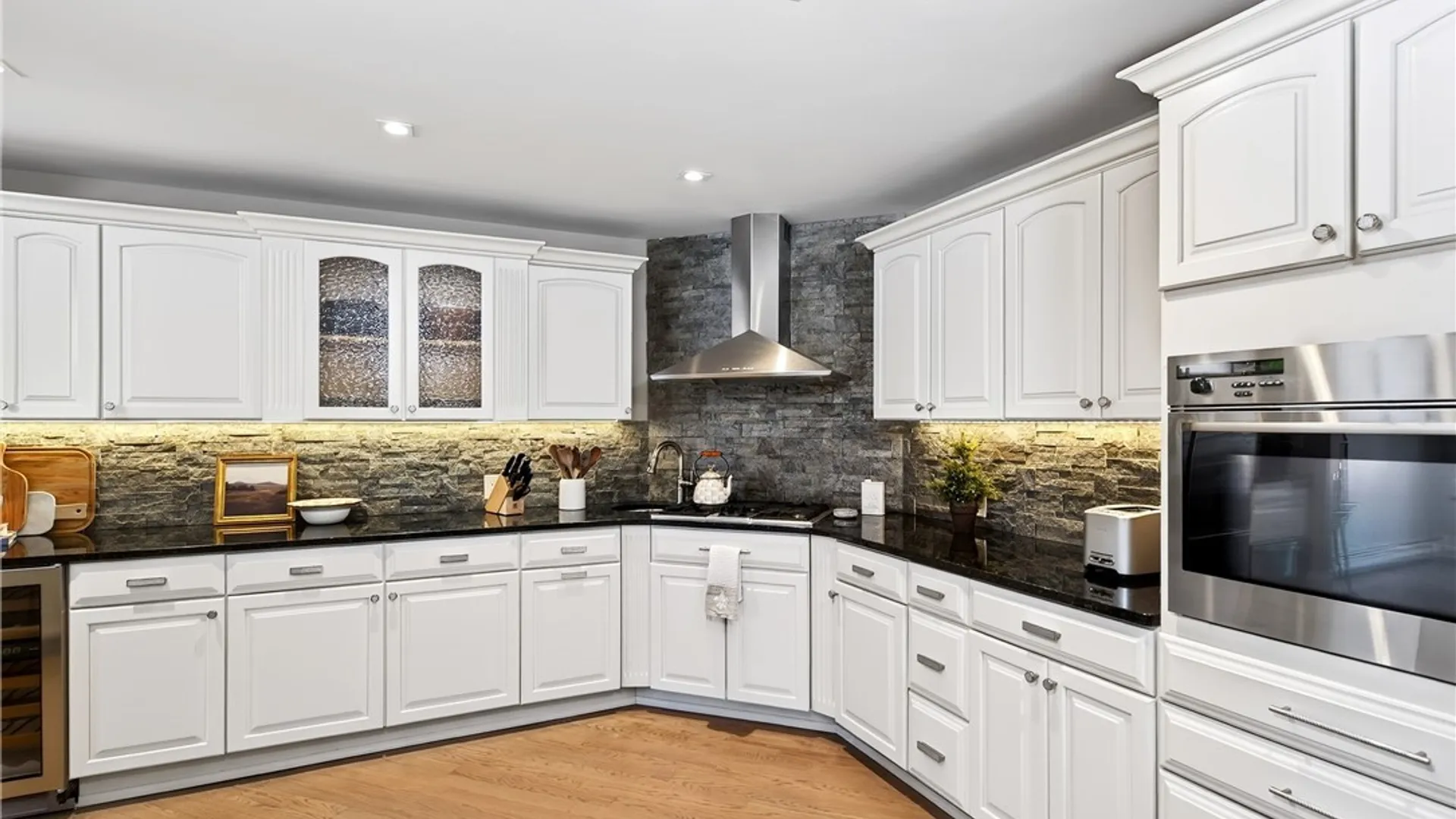 Property at 182 Castlebrooke Lane, Amherst, NY 14221 8