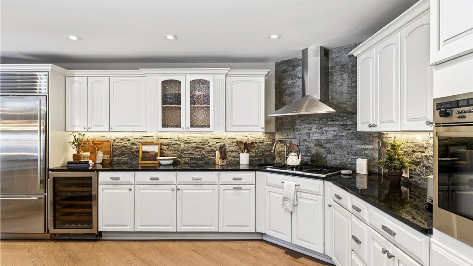 Property at 182 Castlebrooke Lane, Amherst, NY 14221 9