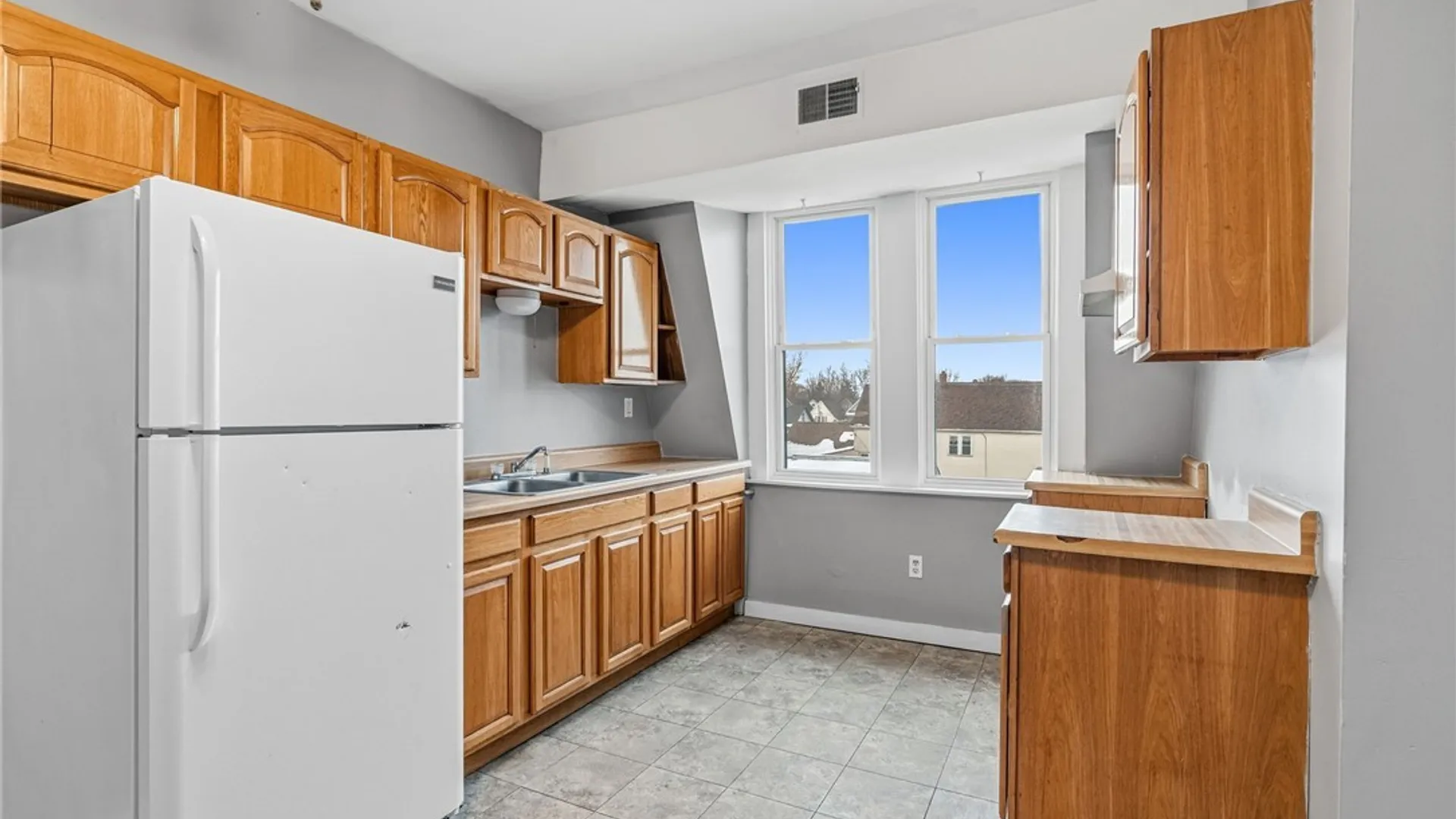 Property at 2111 Seneca Street, Buffalo, NY 14210 4
