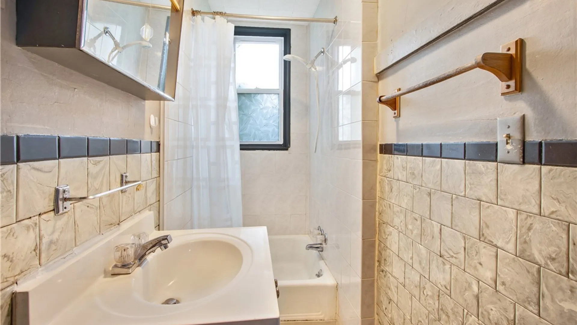 Property at 11 Laverack Avenue, Lancaster, NY 14086 29