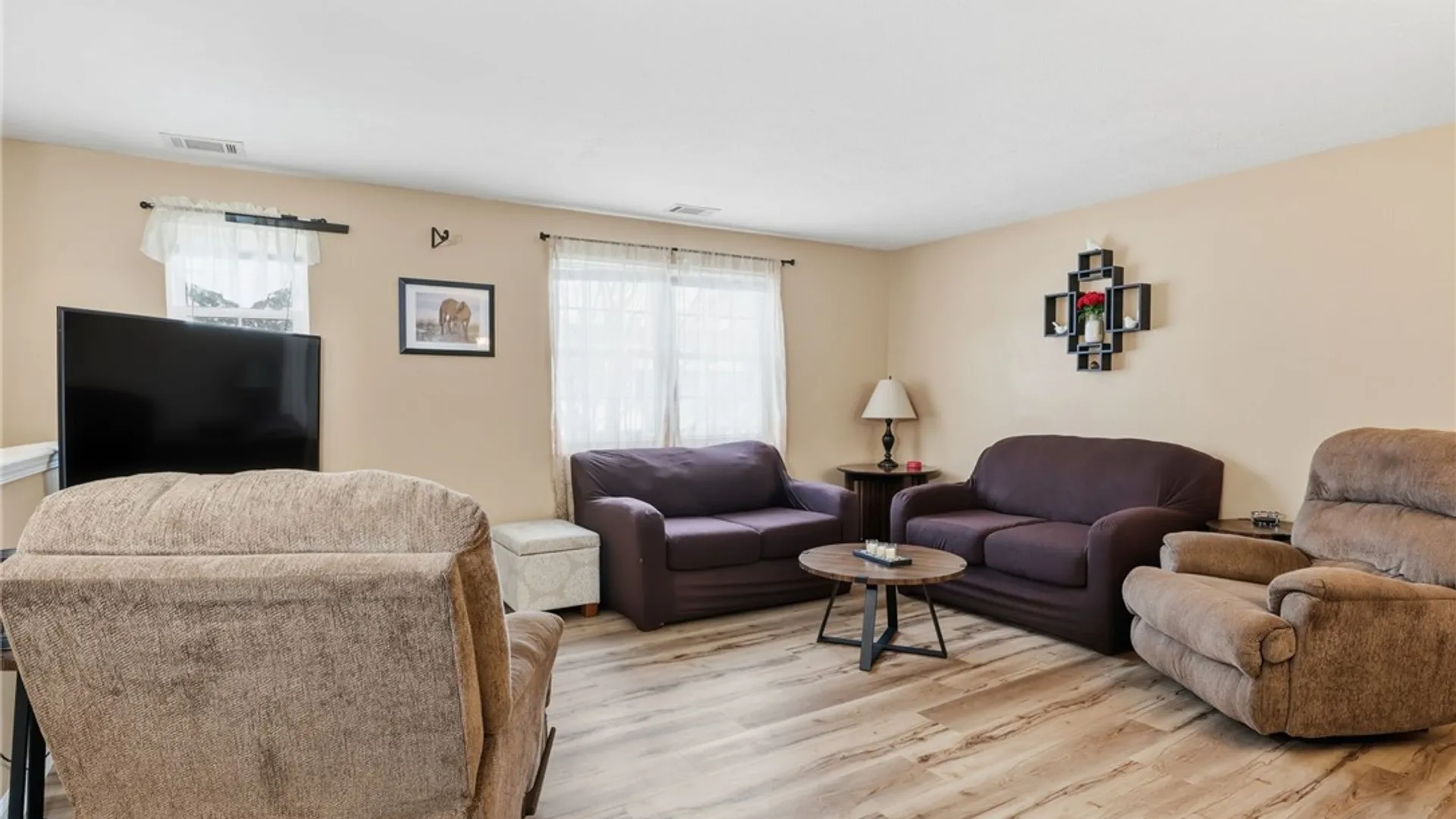 Property at 33D Salmon Run, Parma, NY 14468 4